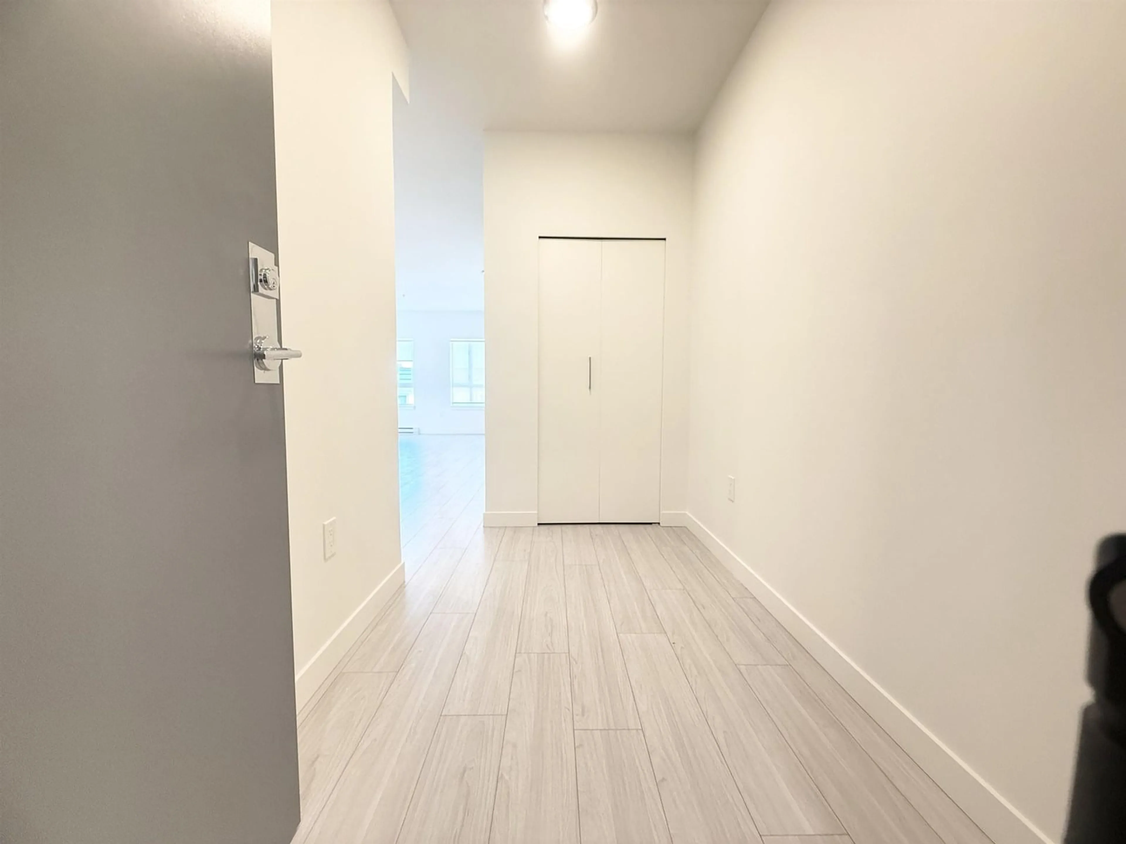 A pic of a room for 505 - 10777 138, Surrey British Columbia V3T0T5