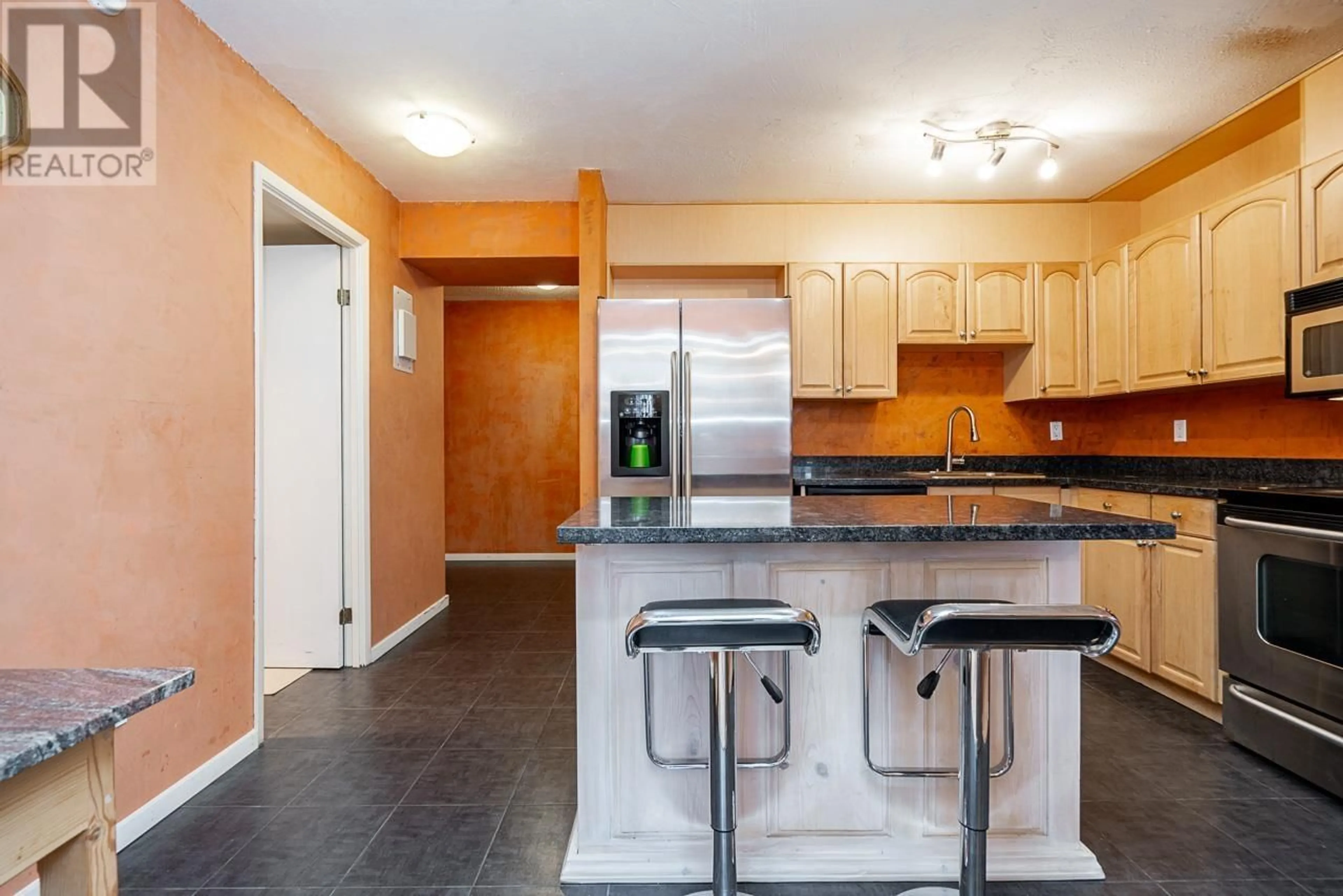 Open concept kitchen, unknown for 406 - 3755 BARTLETT COURT, Burnaby British Columbia V3J7G7