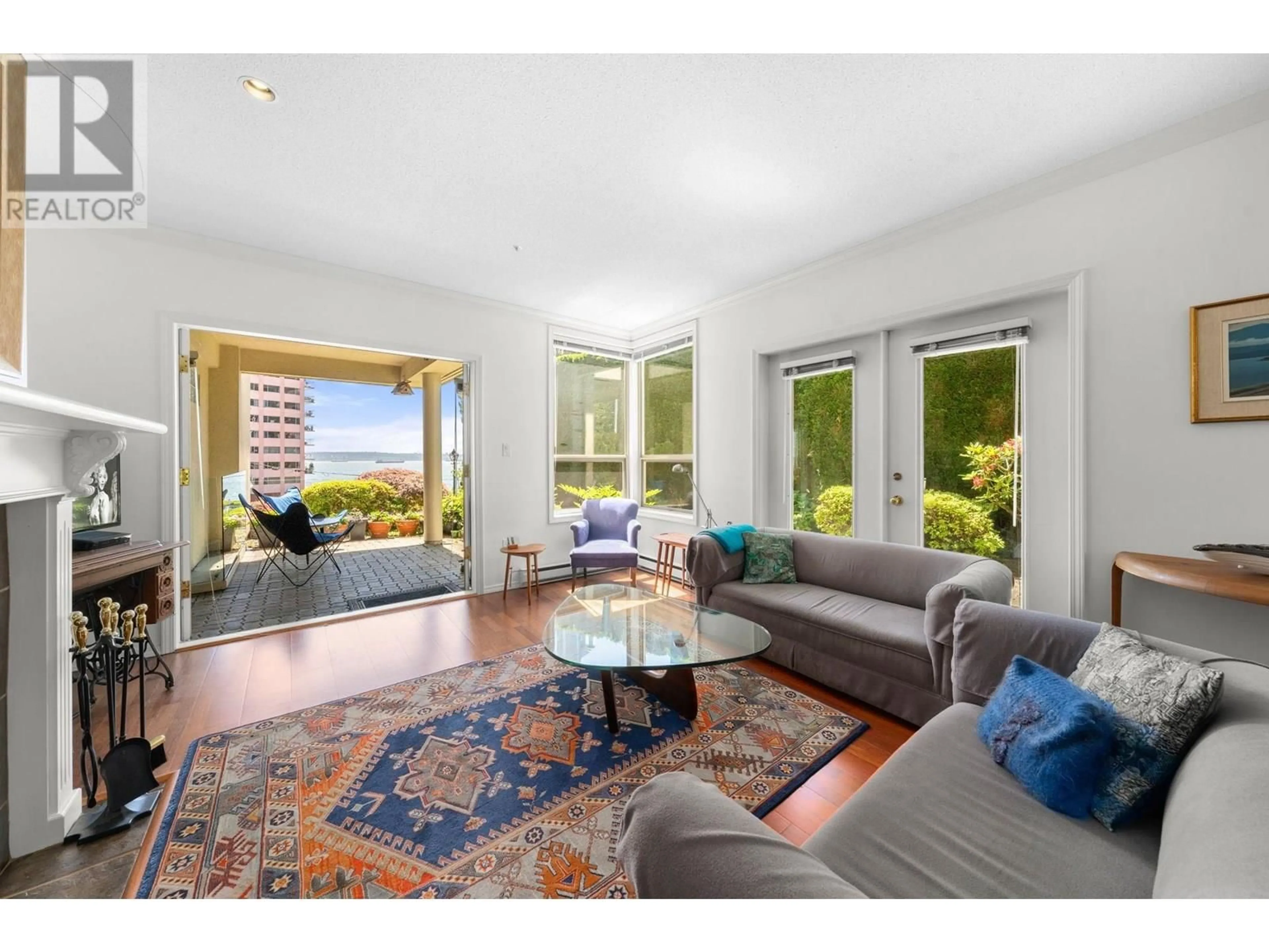 Living room with furniture, unknown for 101 - 2202 MARINE DRIVE, West Vancouver British Columbia V7V1K4