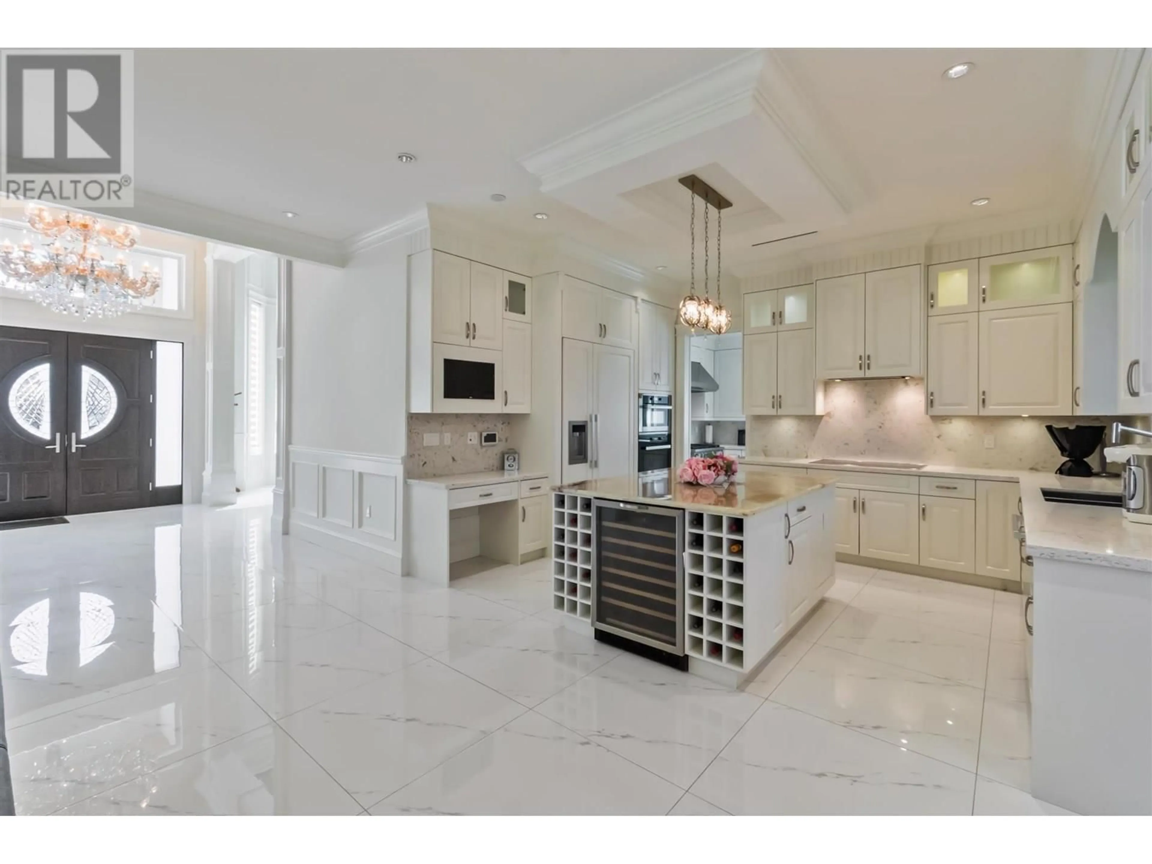 Open concept kitchen, ceramic/tile floor for 8371 MOWBRAY ROAD, Richmond British Columbia V7A2B8
