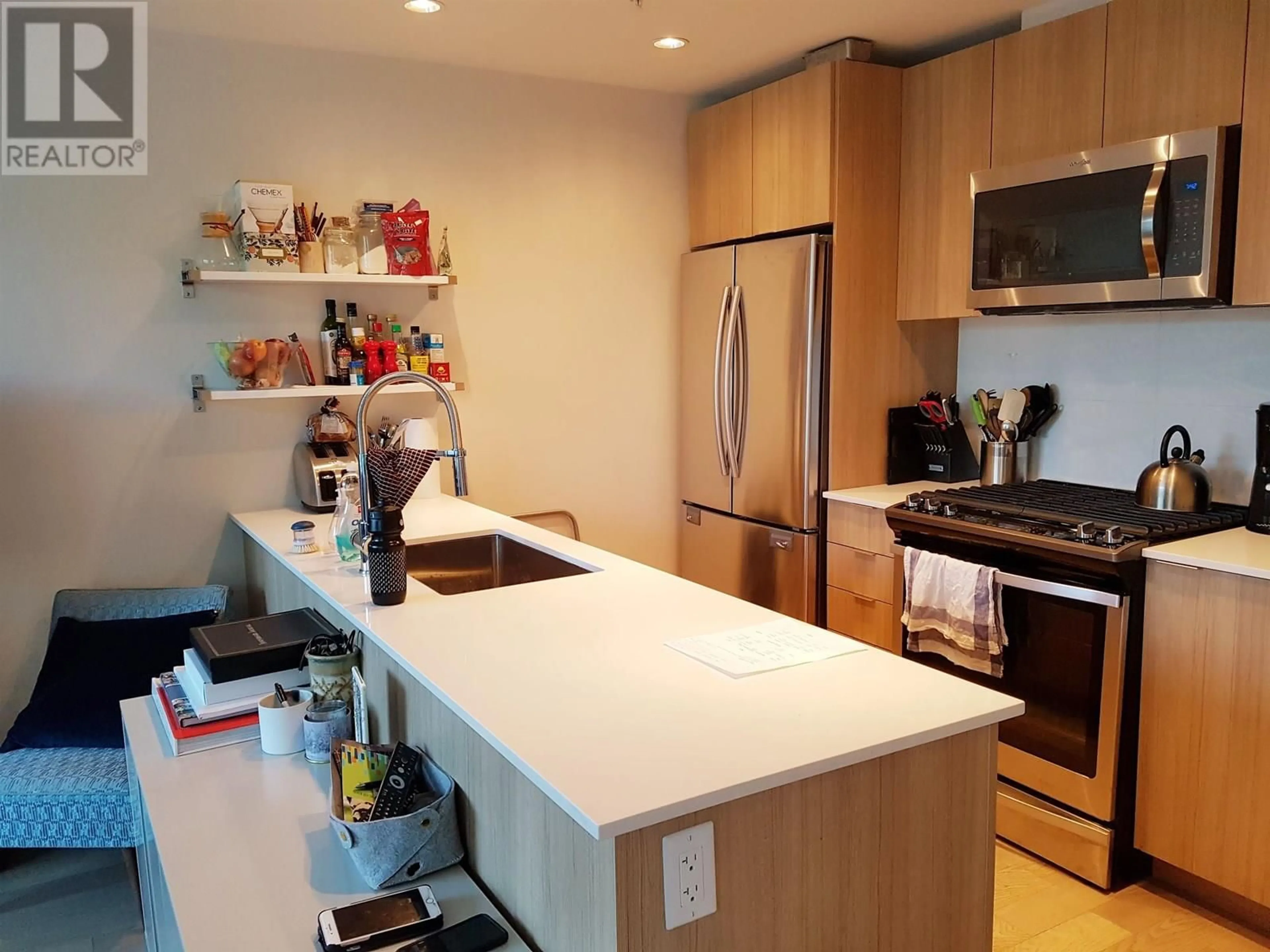 Open concept kitchen, unknown for 8 - 531 16TH AVENUE, Vancouver British Columbia V5T2V1