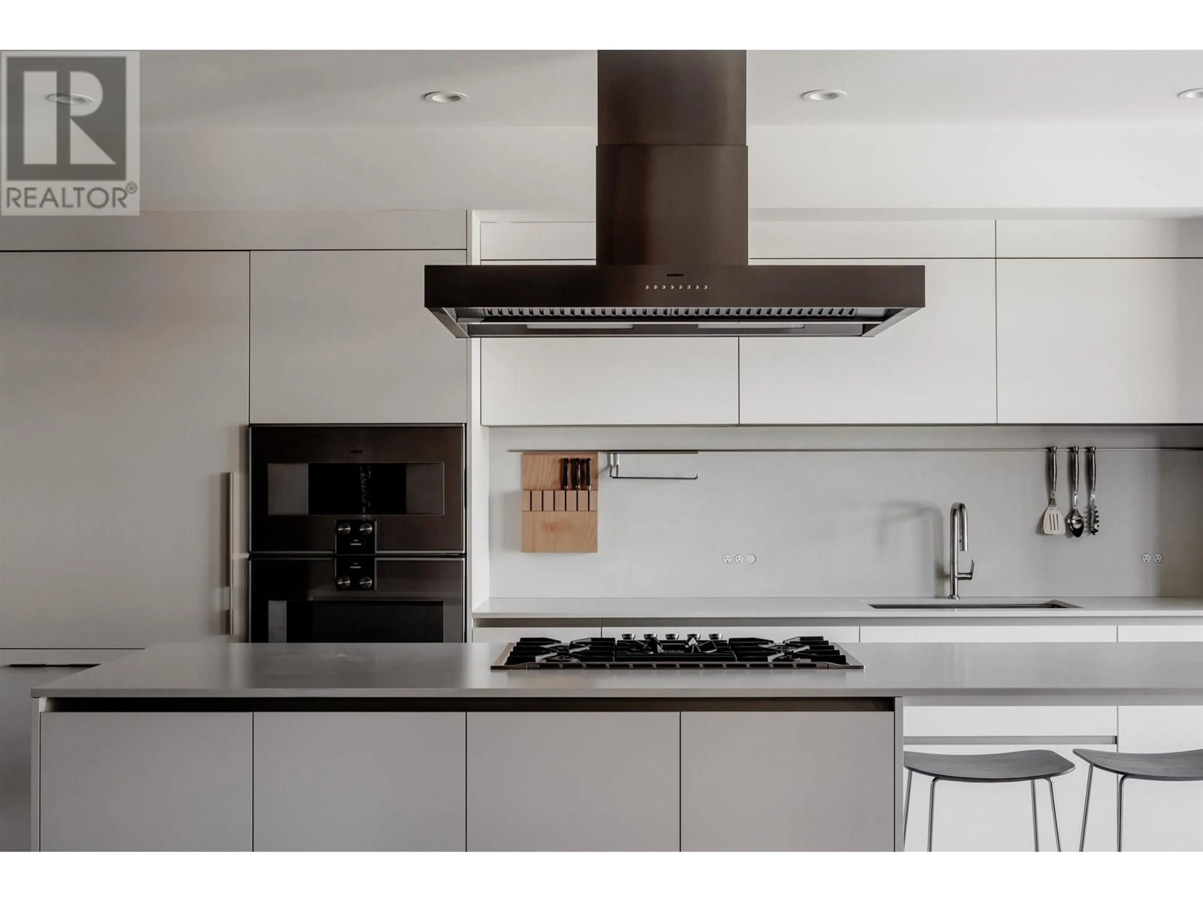 Contemporary kitchen, unknown for SPH504 - 1180 HOMER STREET, Vancouver British Columbia V6B2X6