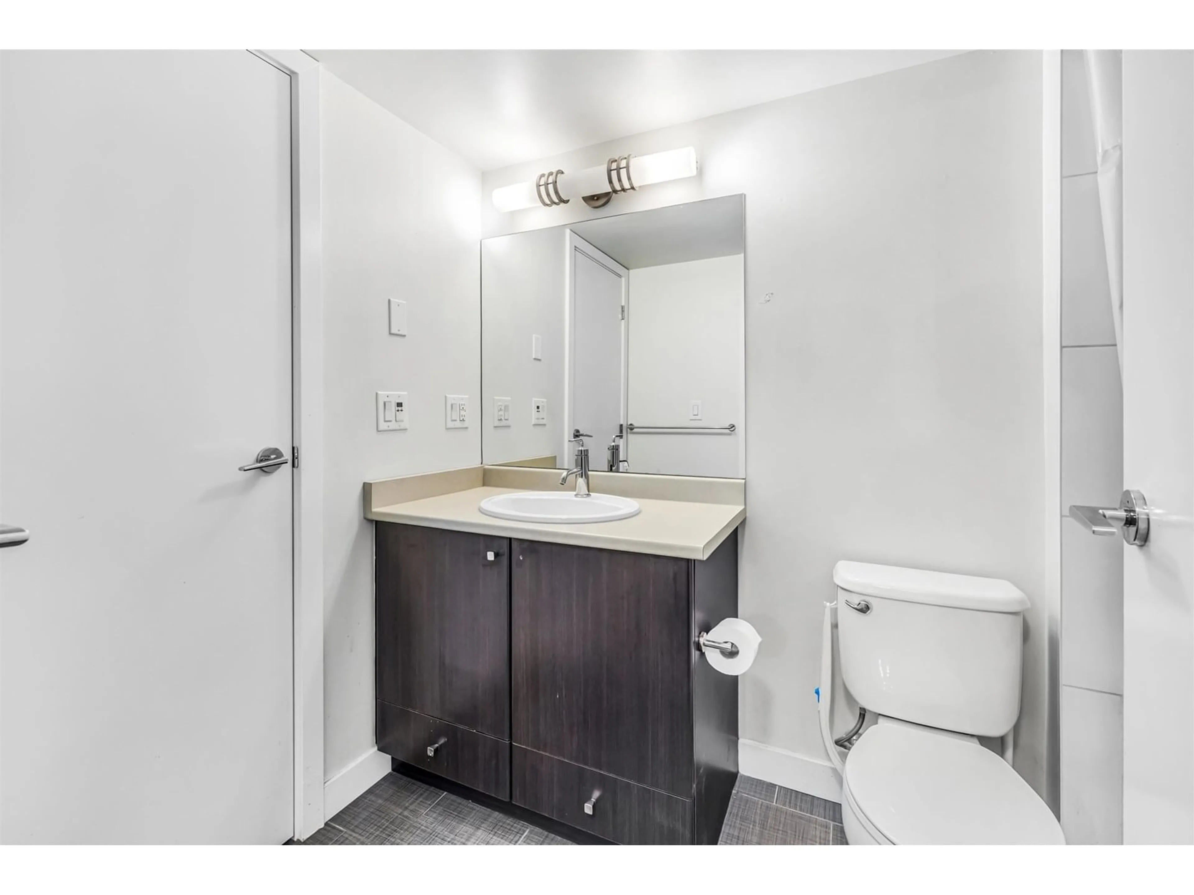 Standard bathroom, unknown for 202 - 13740 75A, Surrey British Columbia V3W0E8