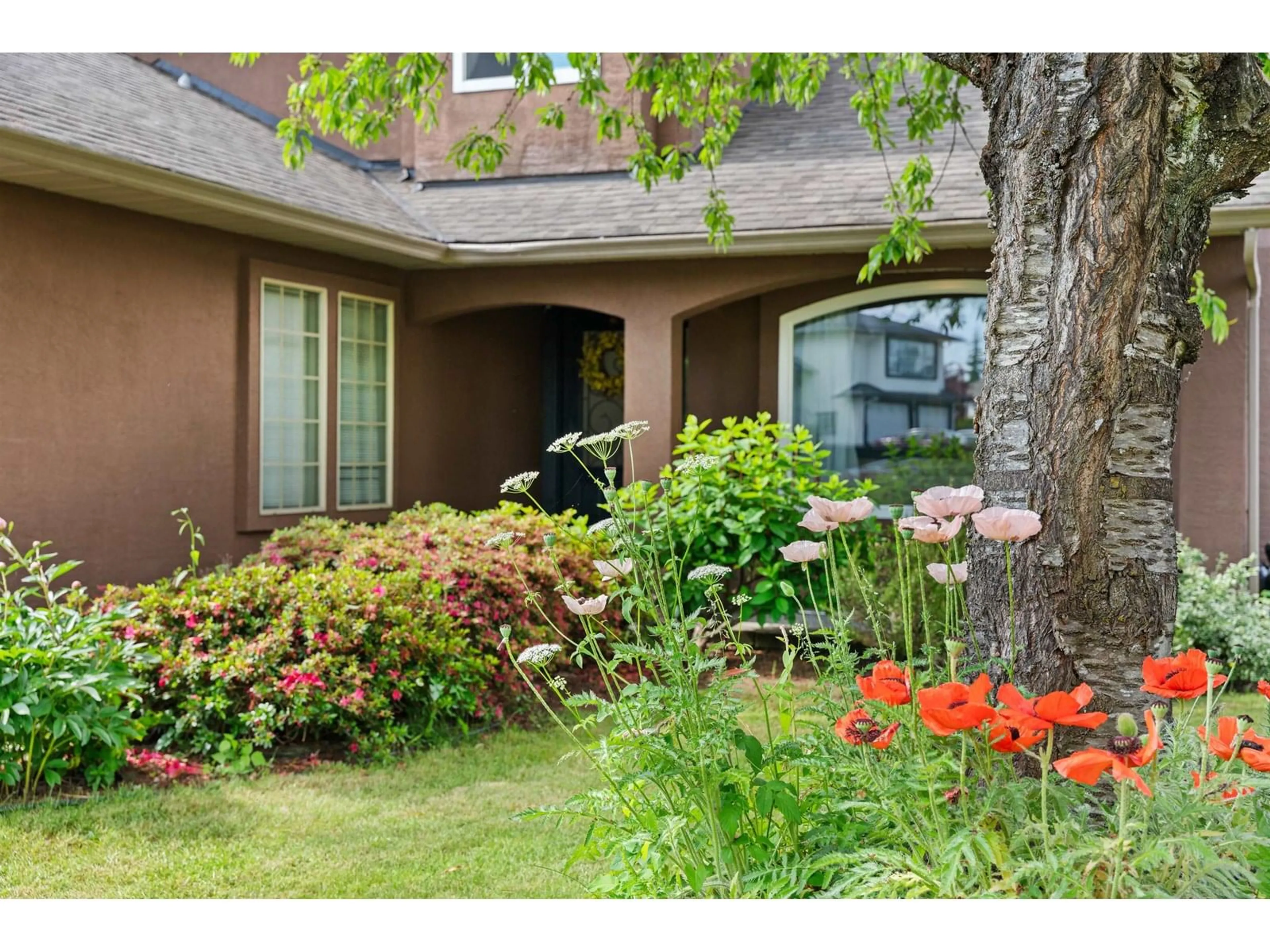 Unknown for 8719 142A ST, Surrey British Columbia V3W4G4