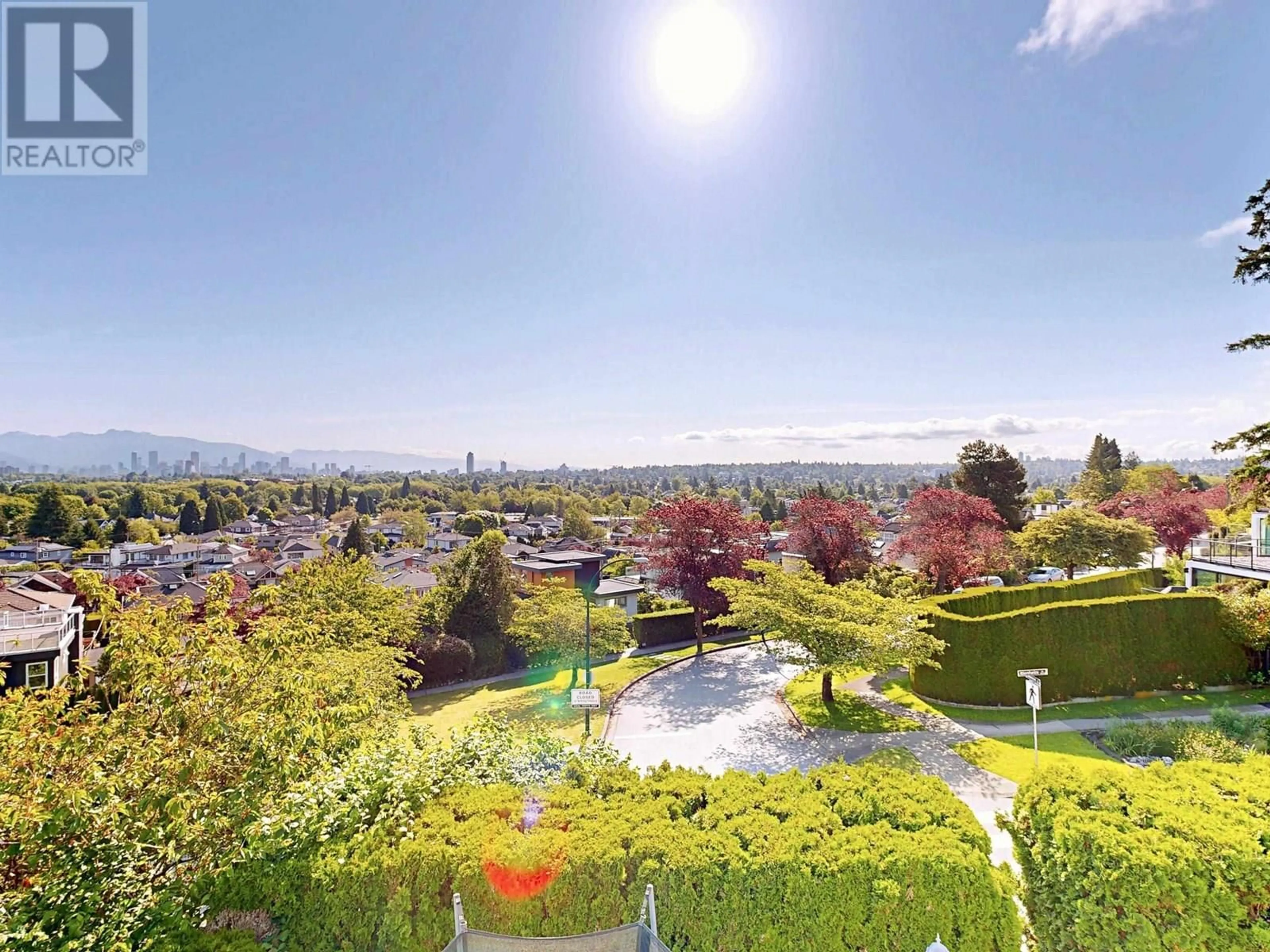 A pic from outside/outdoor area/front of a property/back of a property/a pic from drone, mountain view for 3461 BLENHEIM STREET, Vancouver British Columbia V6L2X8