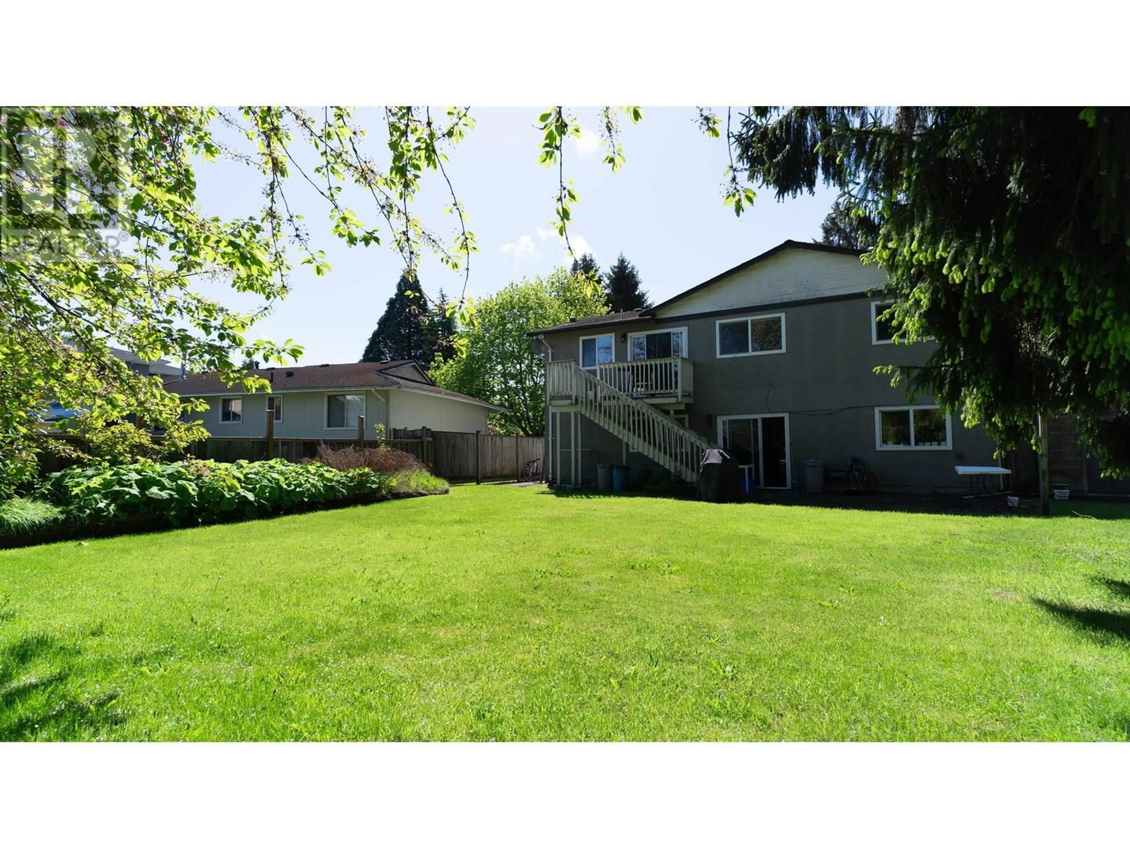 A pic from outside/outdoor area/front of a property/back of a property/a pic from drone, unknown for 3651 SABLE AVENUE, Richmond British Columbia V7E2A3