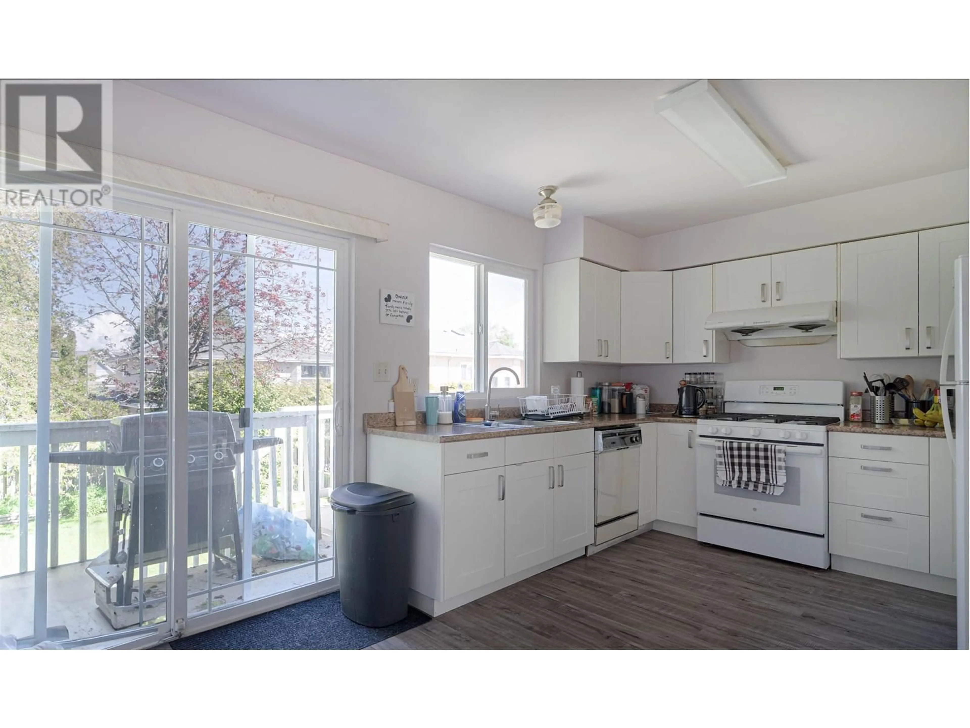Open concept kitchen, unknown for 3651 SABLE AVENUE, Richmond British Columbia V7E2A3