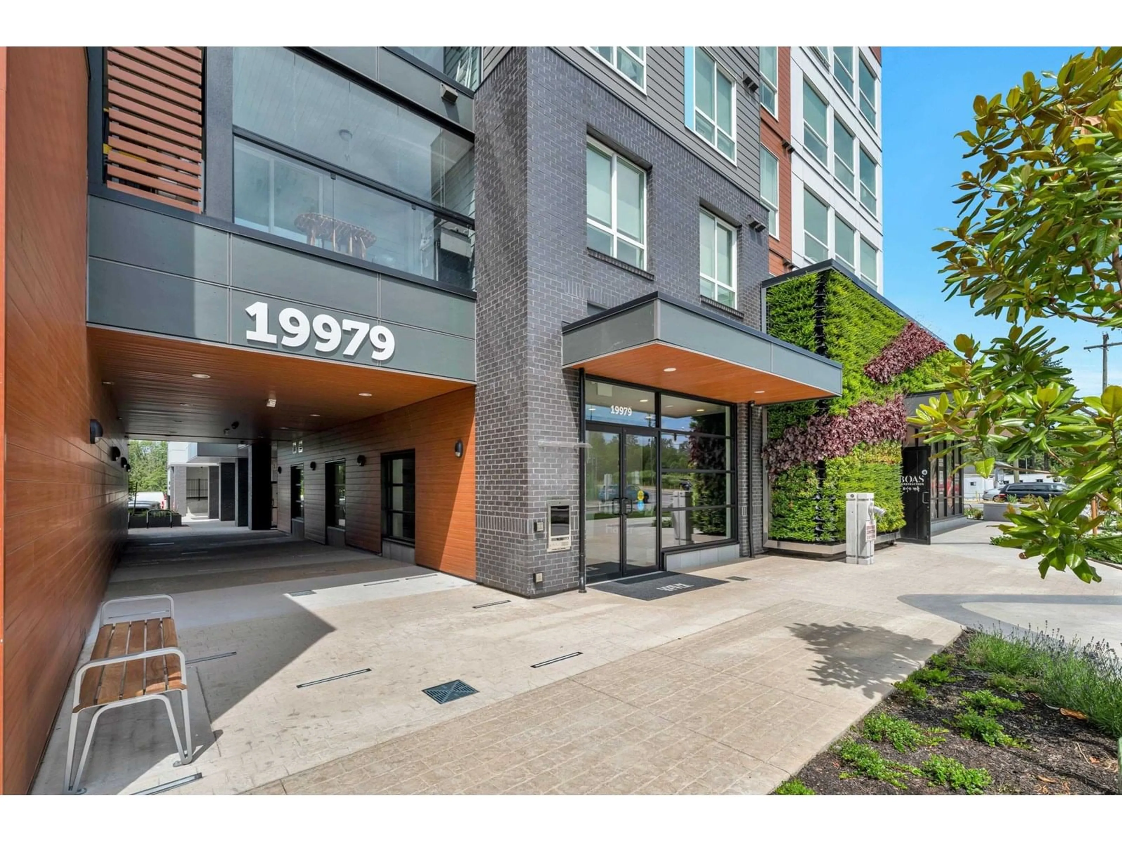 Indoor foyer for 314 - 19979 76, Langley British Columbia V2Y3Y2