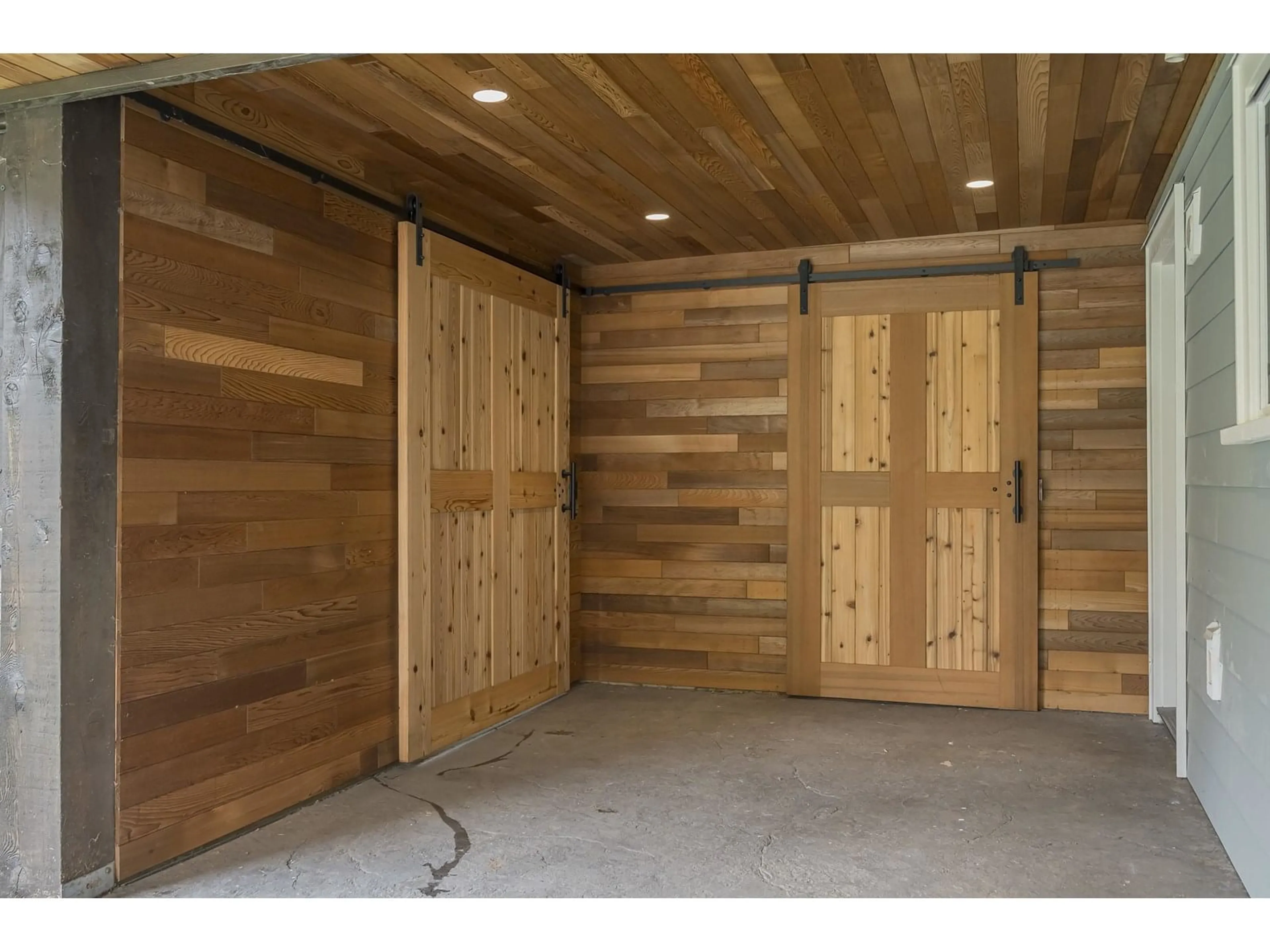 Indoor garage for 9275 FRENICE, Langley British Columbia V1M2S2