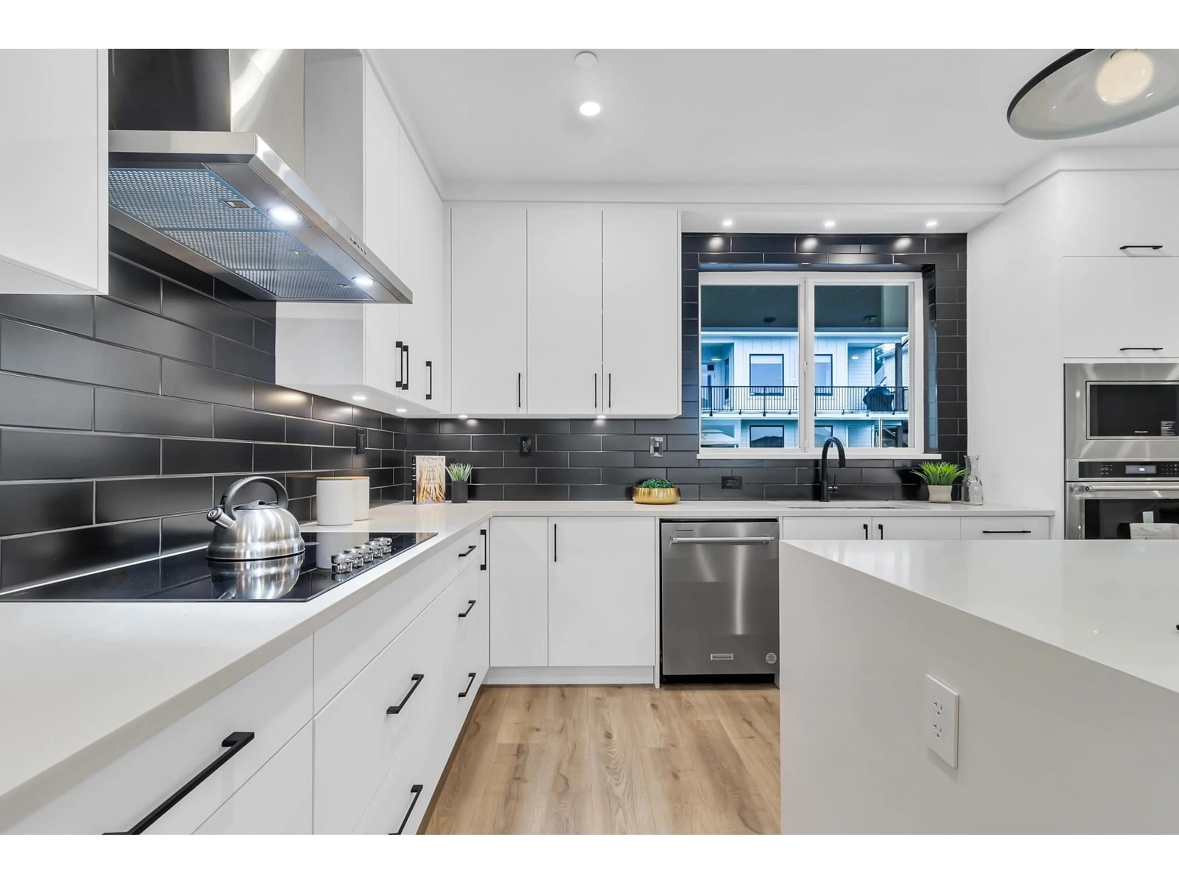 Open concept kitchen, ceramic/tile floor for 8468 LILY PLACE, Chilliwack British Columbia V4Z0E5