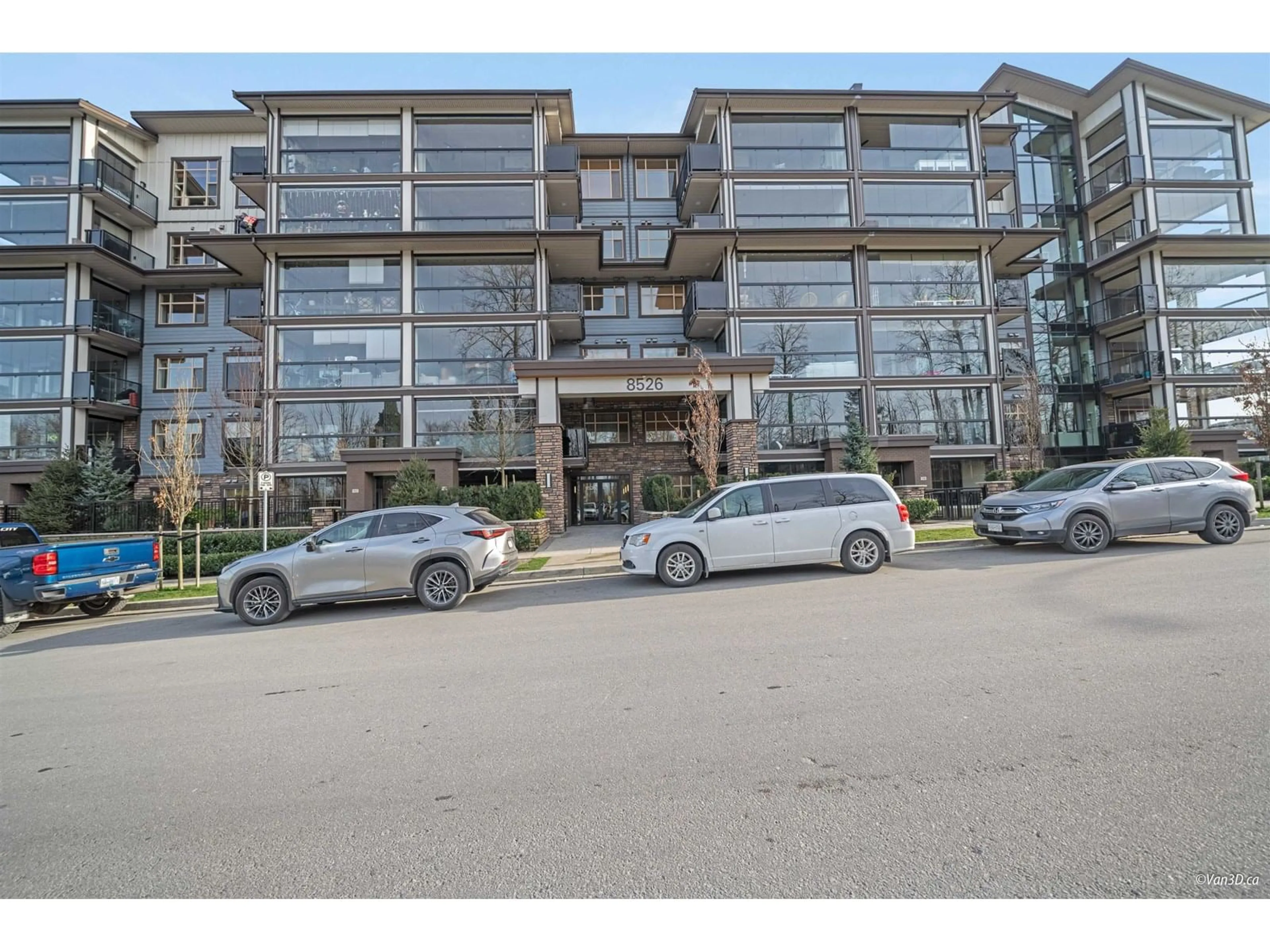 Indoor foyer for 303 - 8526 202B, Langley British Columbia V2Y3L3
