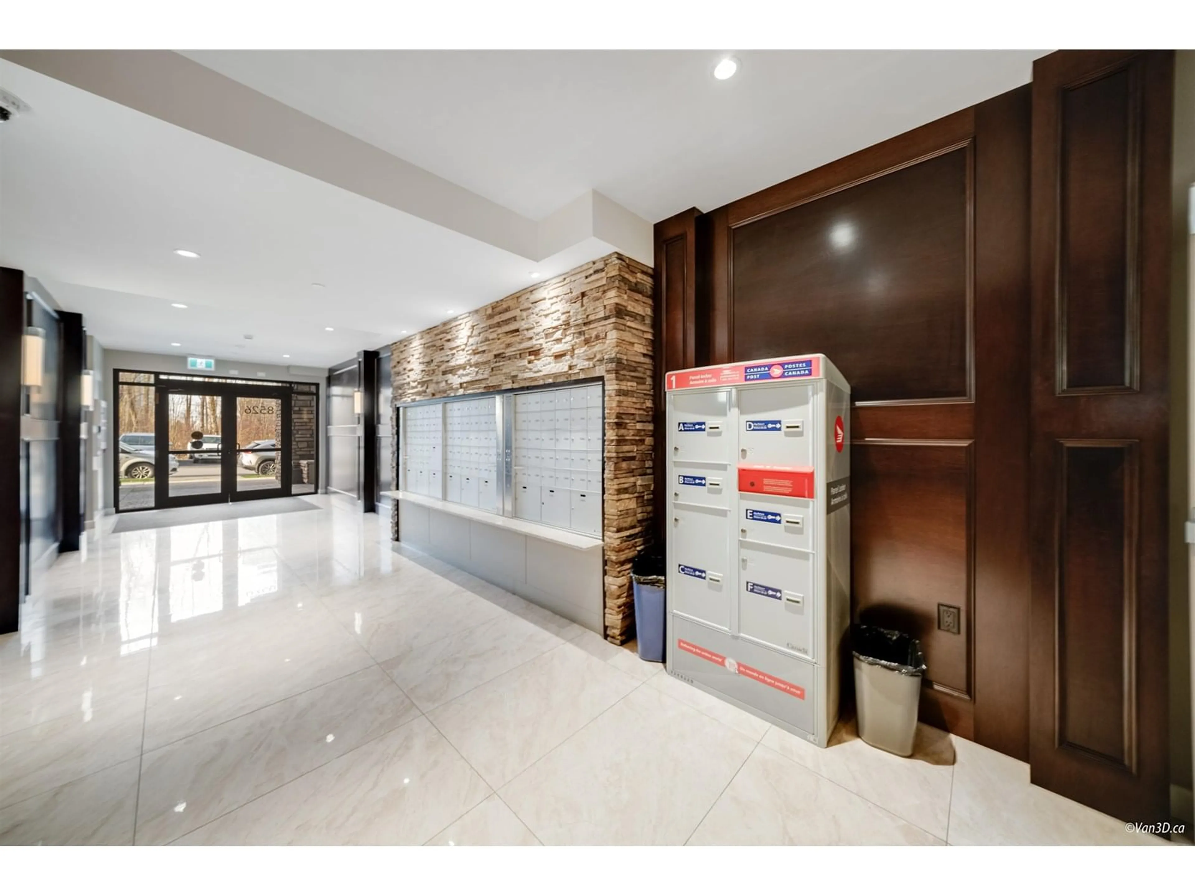 Indoor foyer for 303 - 8526 202B, Langley British Columbia V2Y3L3