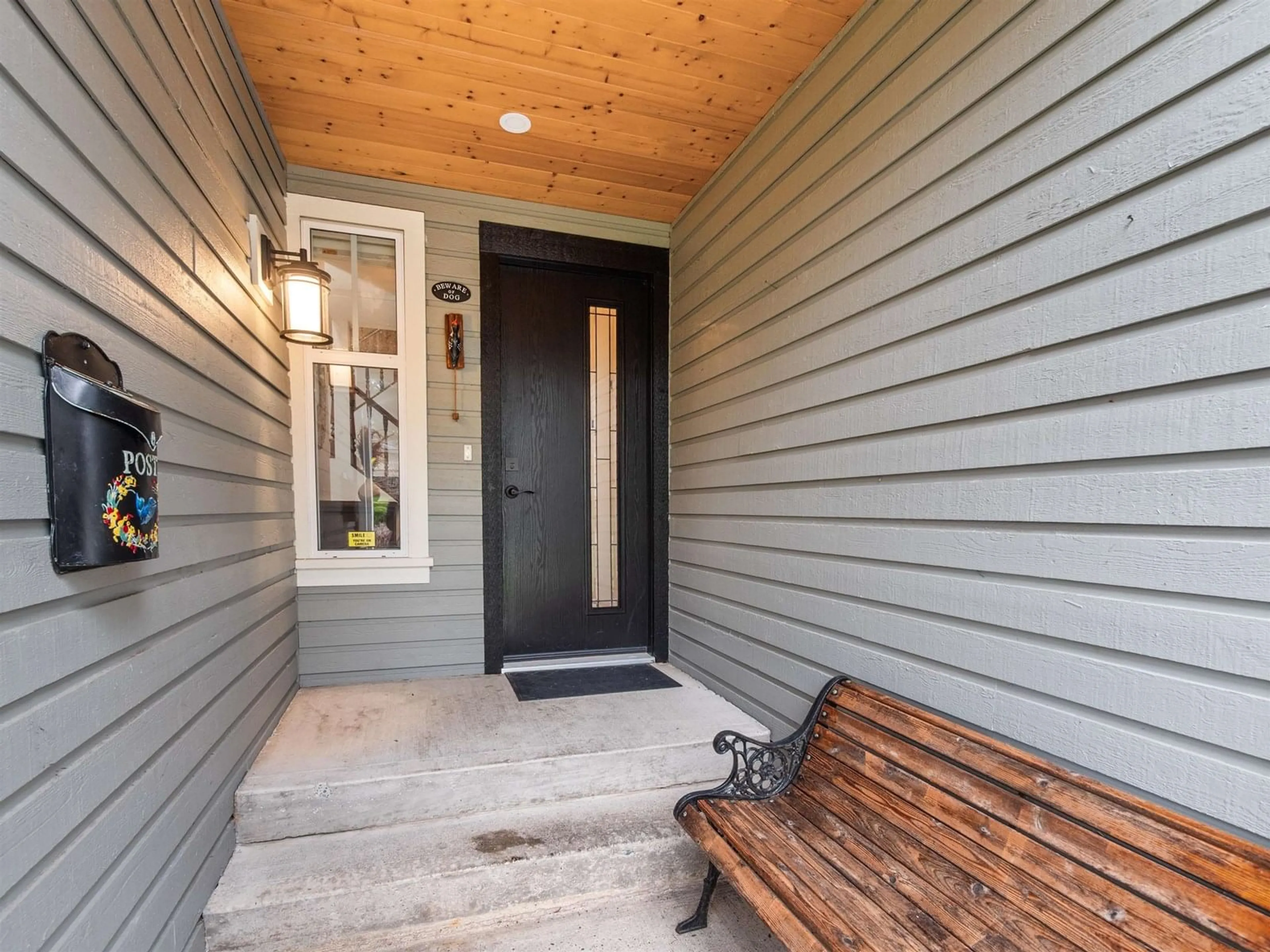 Indoor entryway for 5919 BRIARWOOD, Delta British Columbia V4E2X1