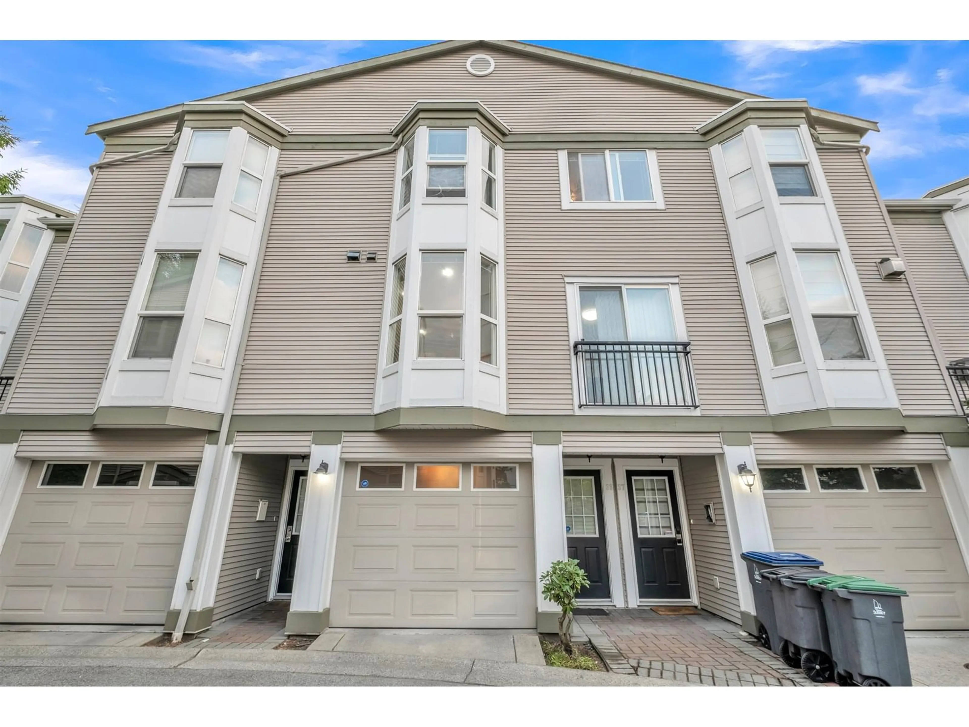 Unknown for 38 - 9559 130A, Surrey British Columbia V3V5N9