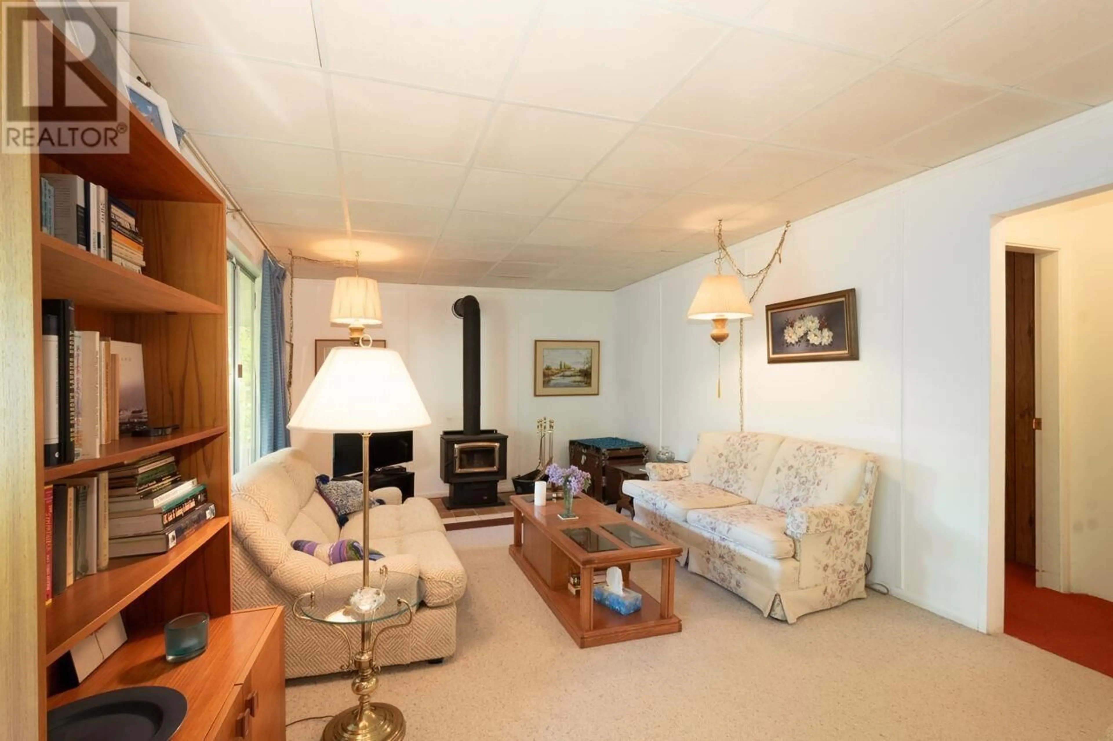 Living room with furniture, unknown for 508 COLLINS ROAD, Bowen Island British Columbia V0N1G1
