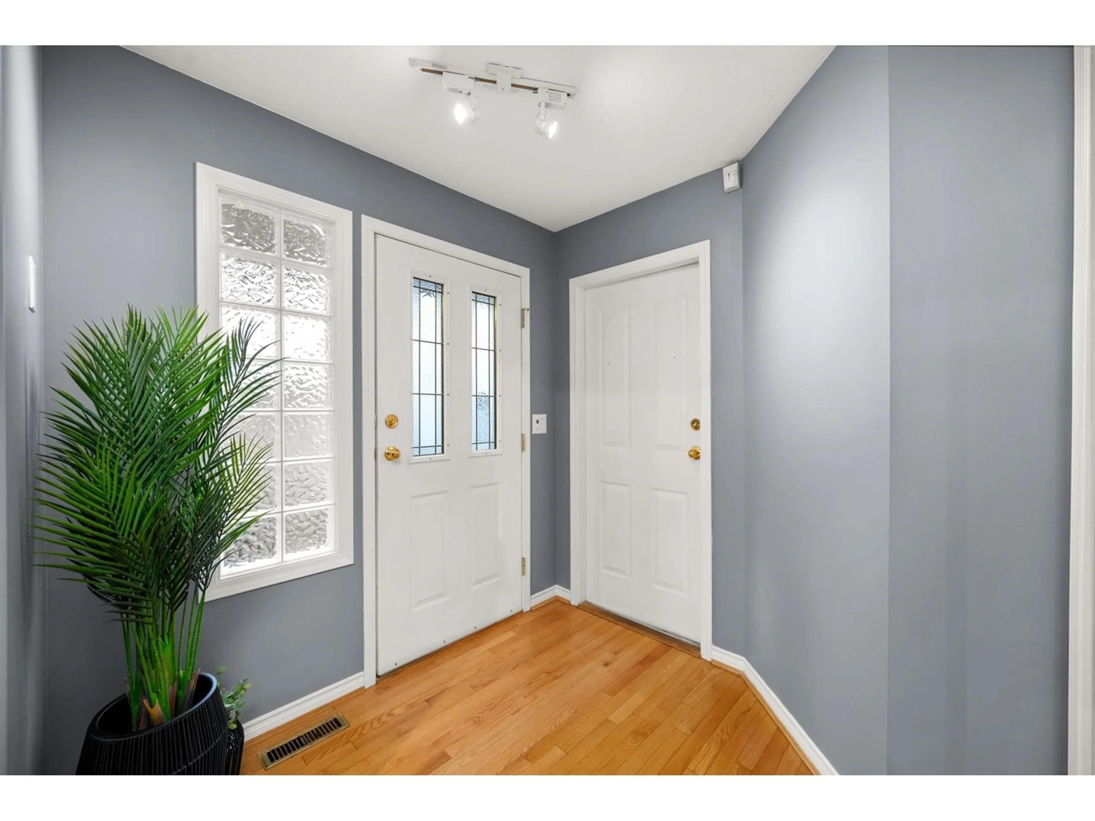 Indoor entryway for 25 - 8567 164, Surrey British Columbia V4N3K4