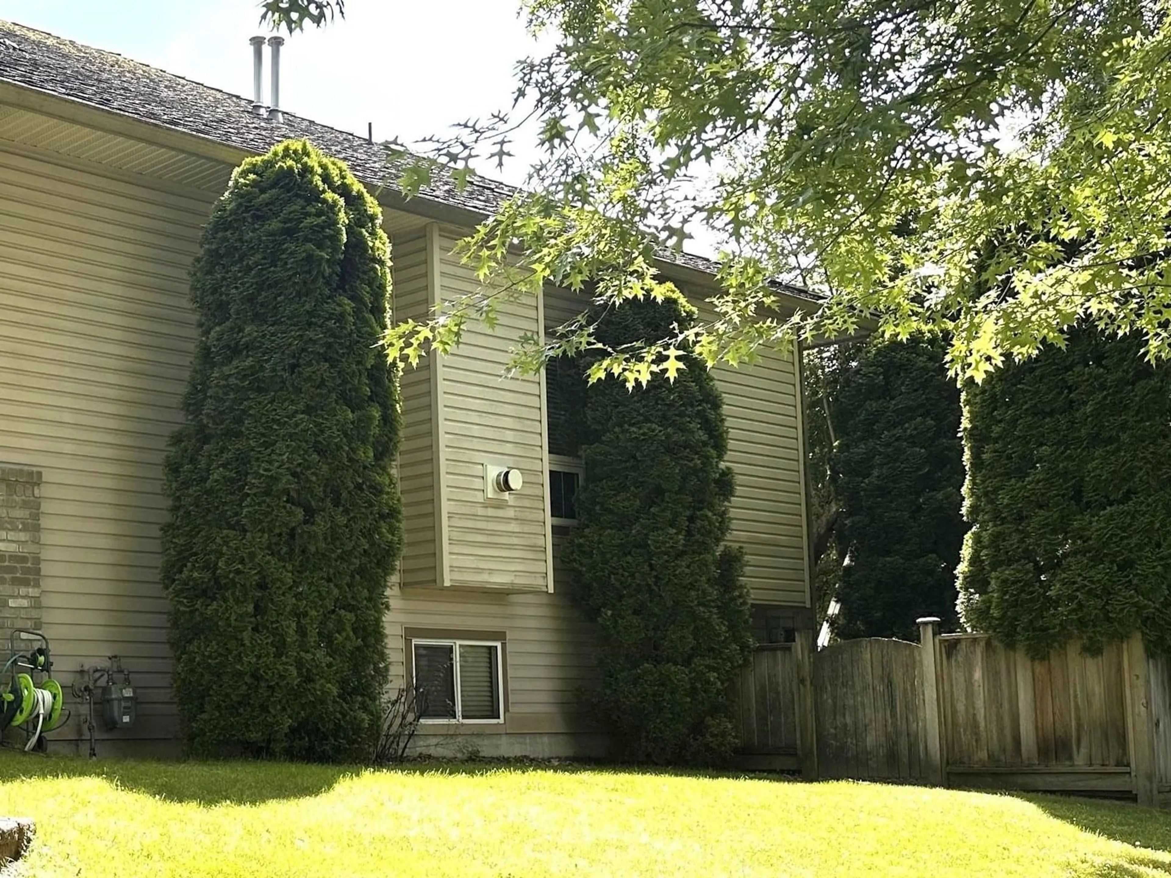 Home with vinyl exterior material, unknown for 9153 207, Langley British Columbia V1M2P4