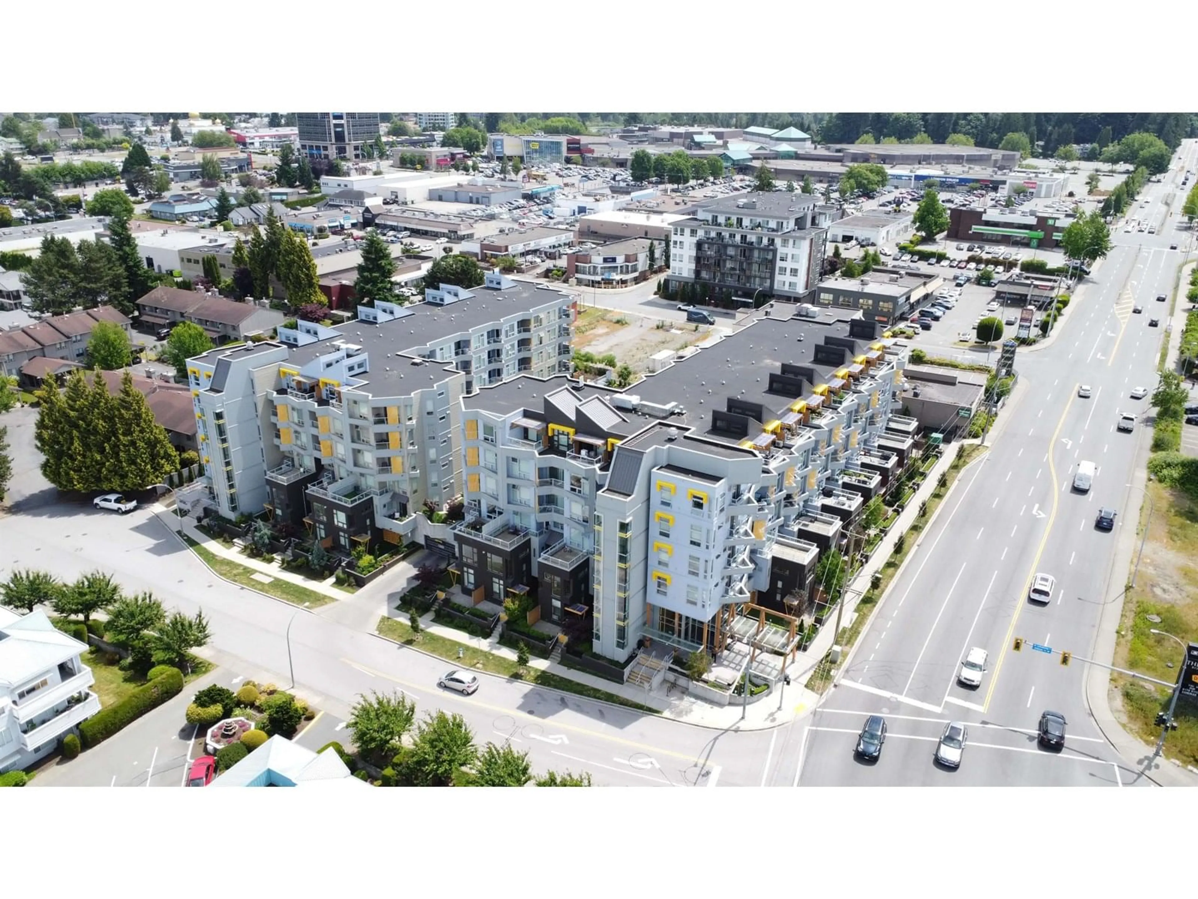 A pic from outside/outdoor area/front of a property/back of a property/a pic from drone, city buildings view from balcony for 507 - 32828 LANDEAU, Abbotsford British Columbia V2S0M6
