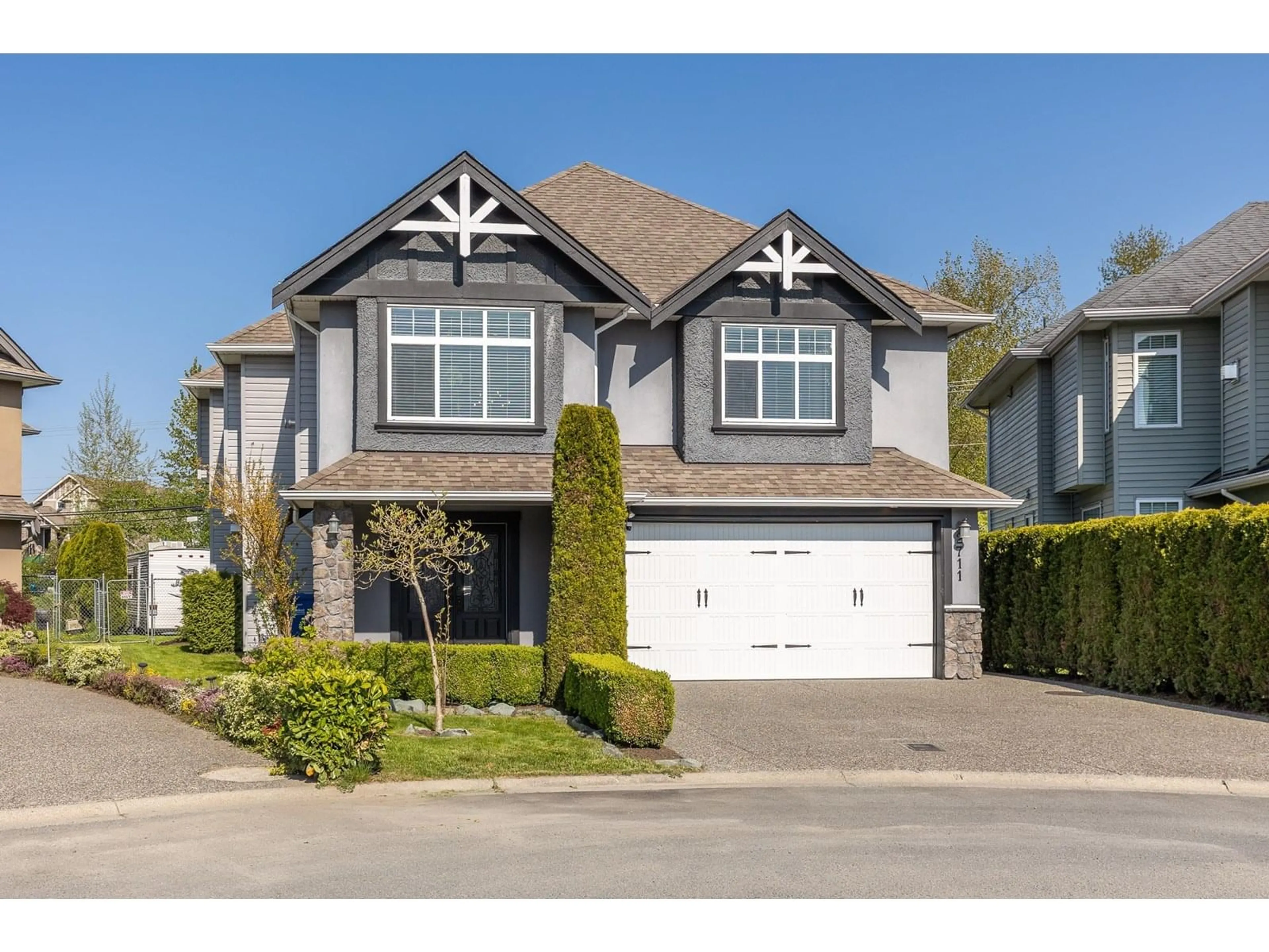 Home with vinyl exterior material, street for 2711 CARRIAGE, Abbotsford British Columbia V4X0A3