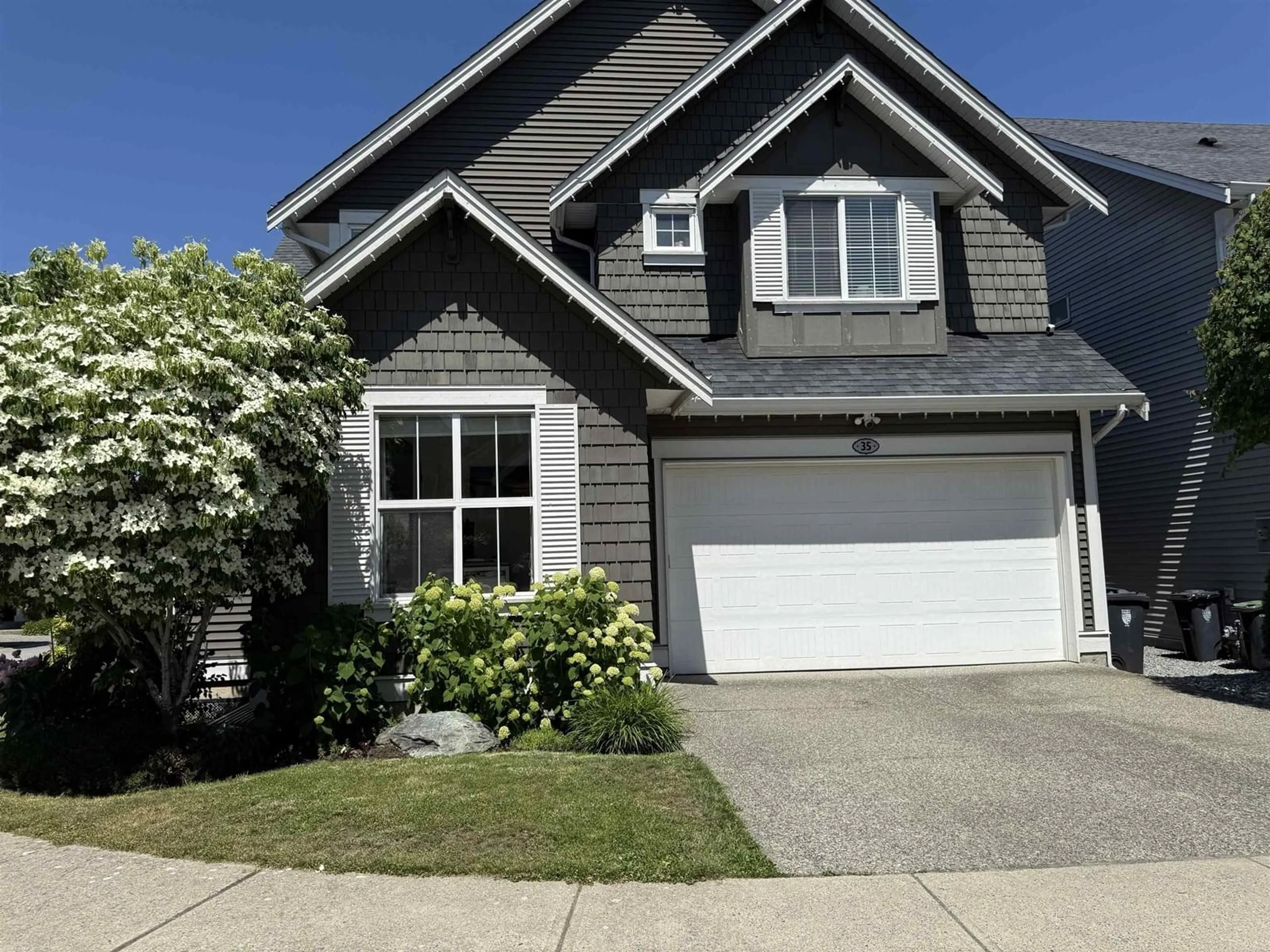 Home with vinyl exterior material, street for 35 - 7891 211, Langley British Columbia V2Y0L5