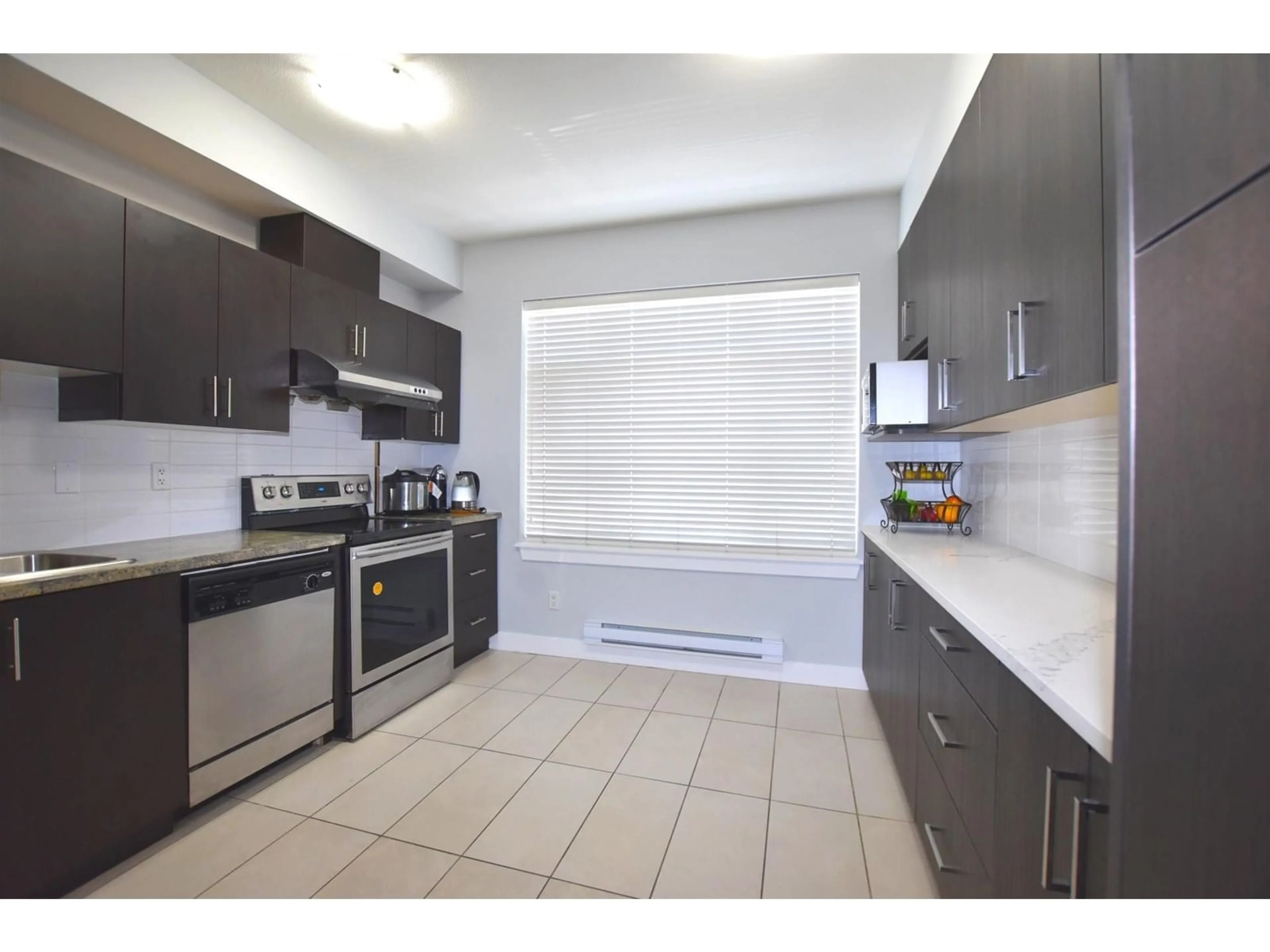 Standard kitchen, ceramic/tile floor for 2 - 13899 LAUREL, Surrey British Columbia V3T0E3