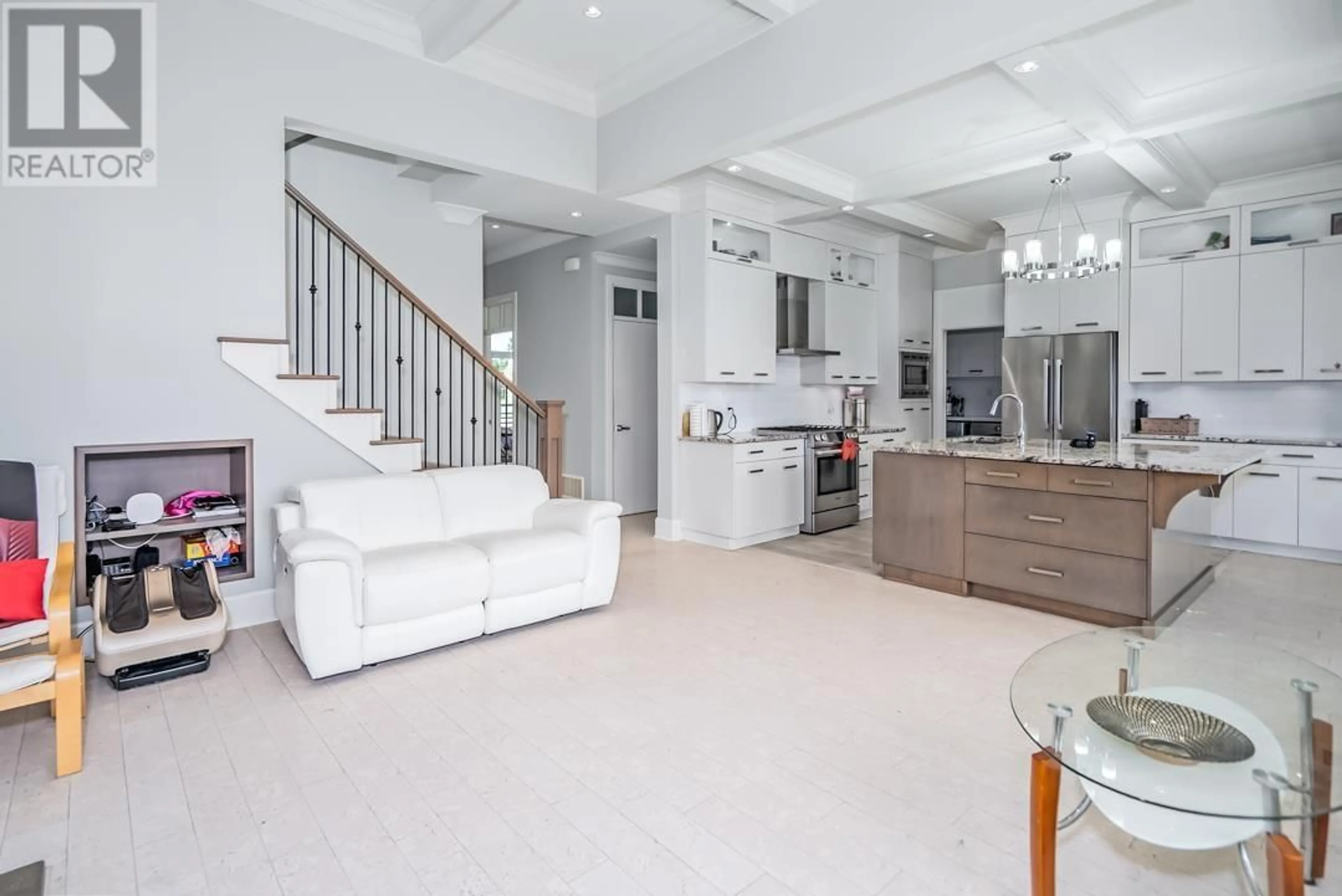 Unknown for 810 SPERLING AVENUE, Burnaby British Columbia V5B4H8