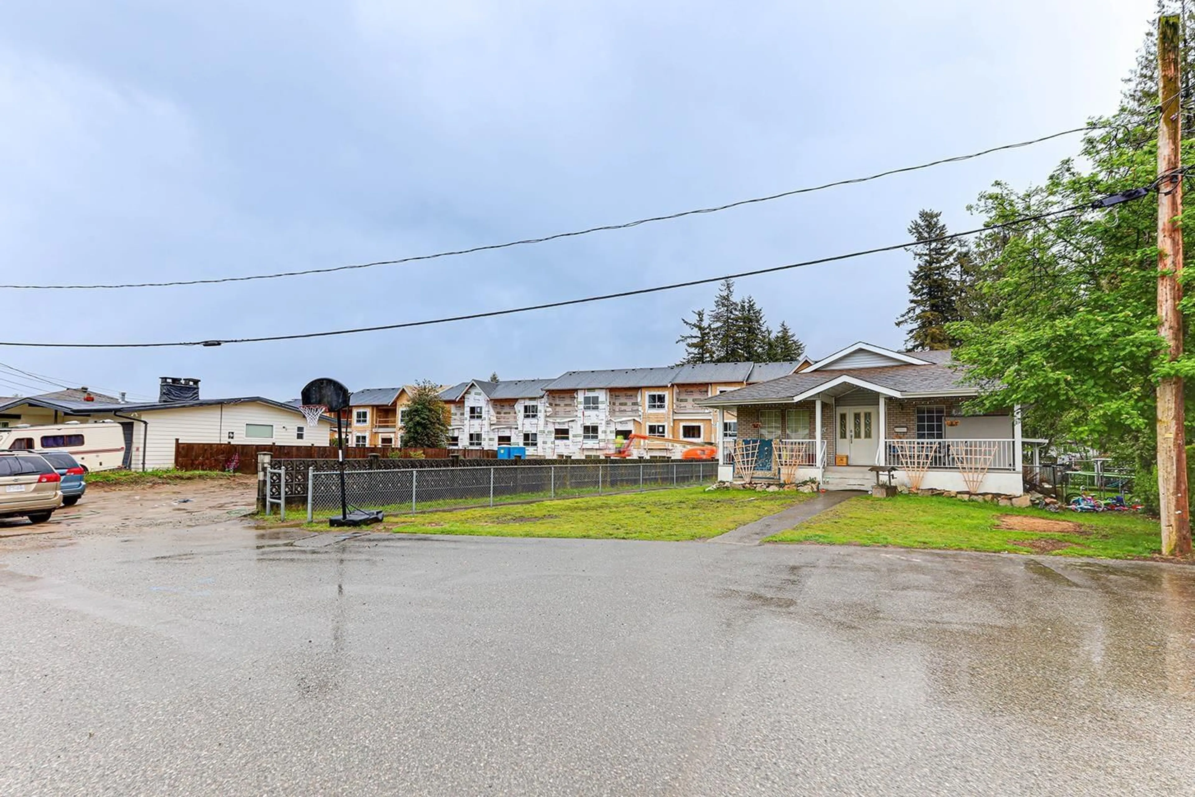 Patio, unknown for 31960 ROYAL, Abbotsford British Columbia V2T2J3