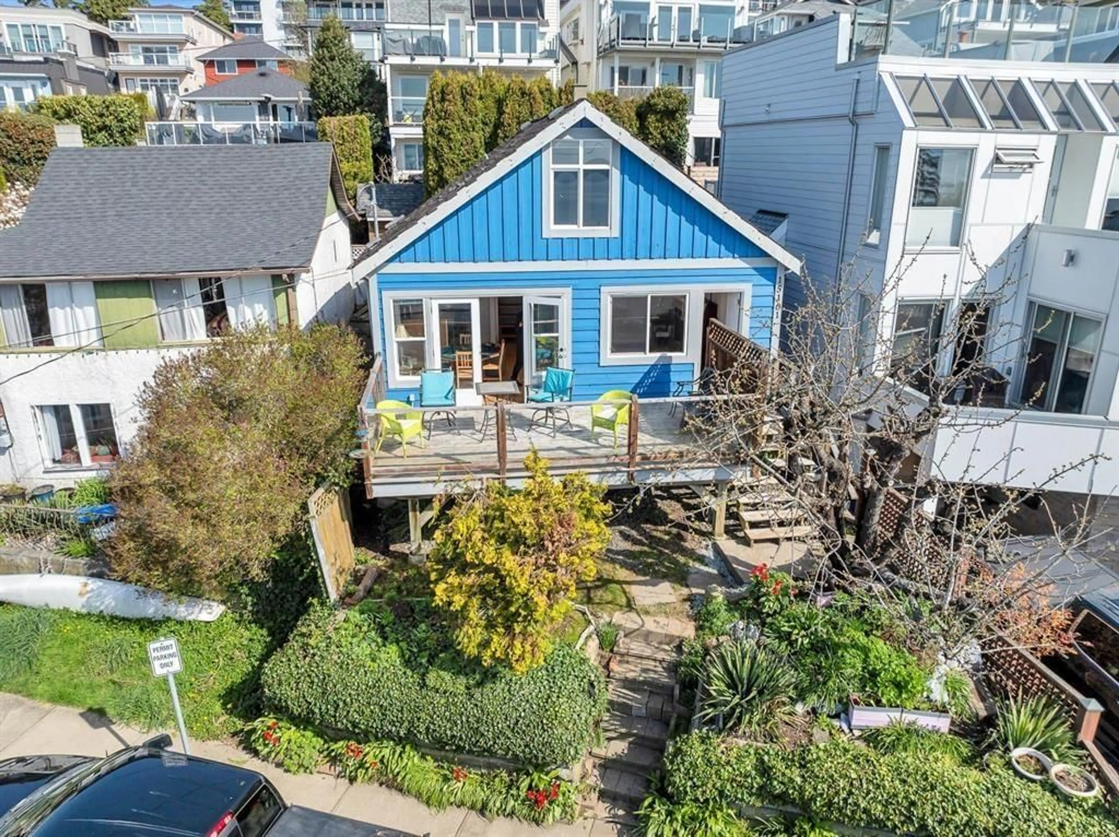 A pic from outside/outdoor area/front of a property/back of a property/a pic from drone, city buildings view from balcony for 15161 VICTORIA, White Rock British Columbia V4B1G5