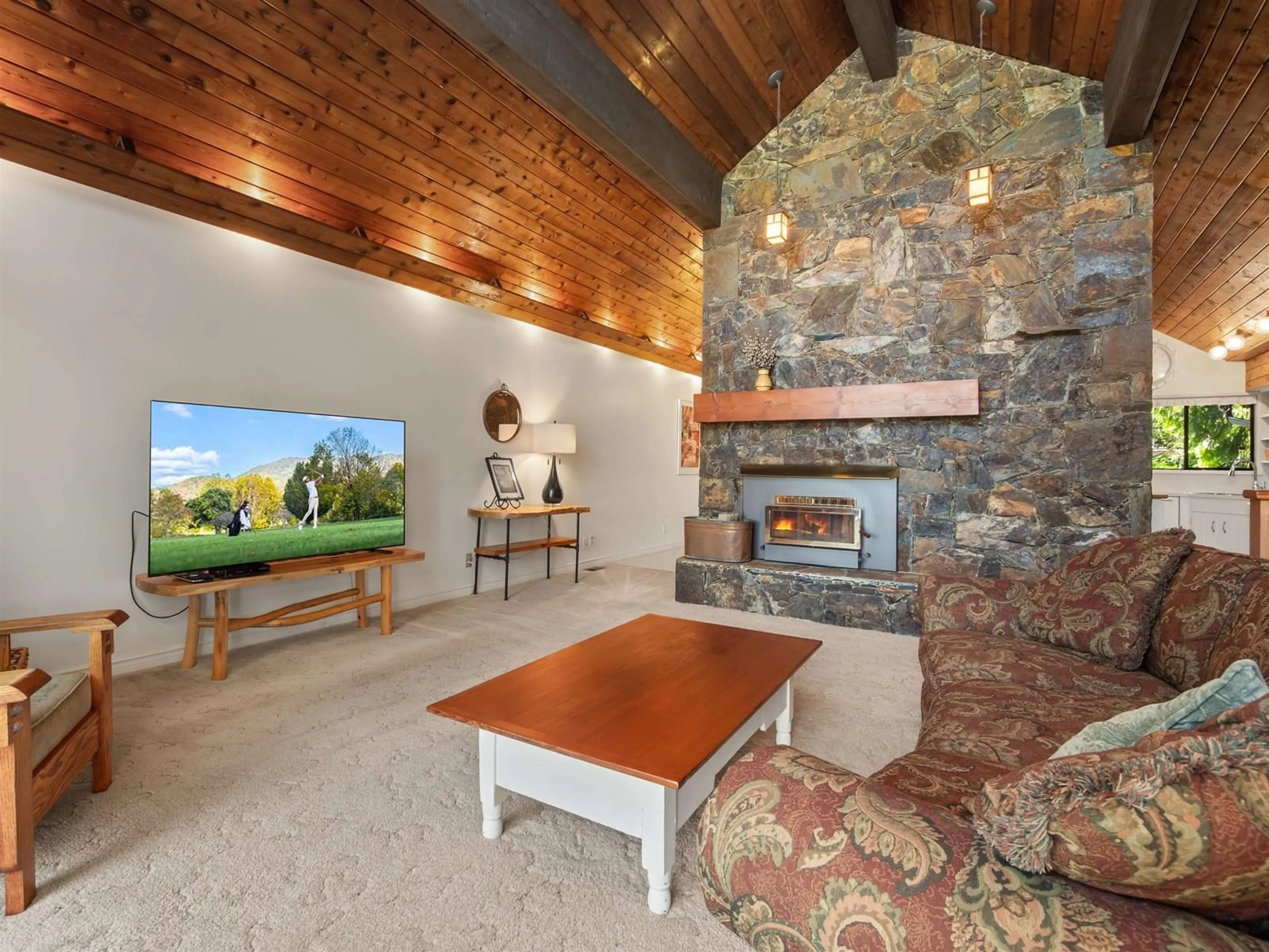Living room with furniture, unknown for 20560 48, Langley British Columbia V3A3L6