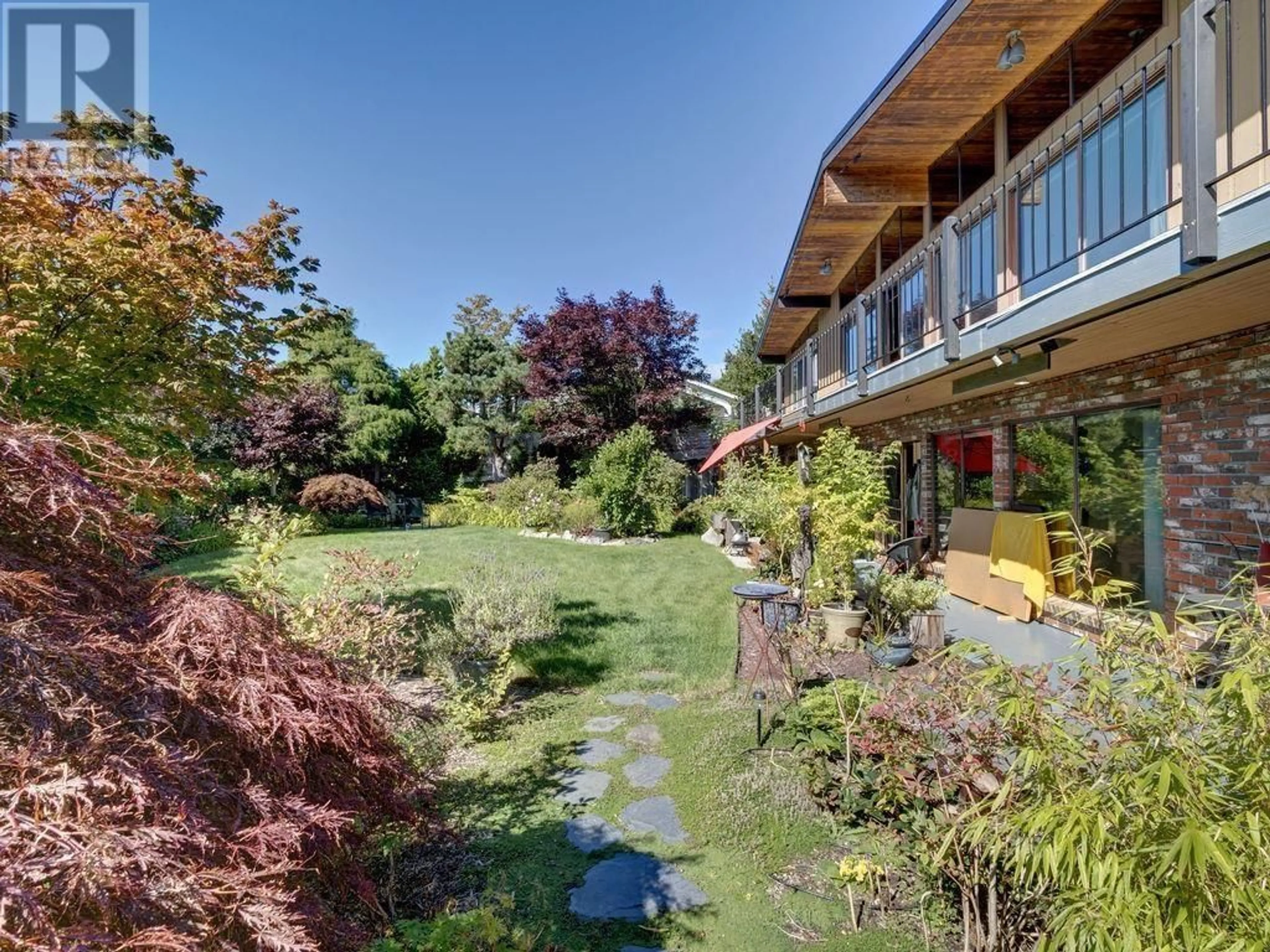 A pic from outside/outdoor area/front of a property/back of a property/a pic from drone, unknown for 5158 CHAPMAN ROAD, Sechelt British Columbia V7Z0B7