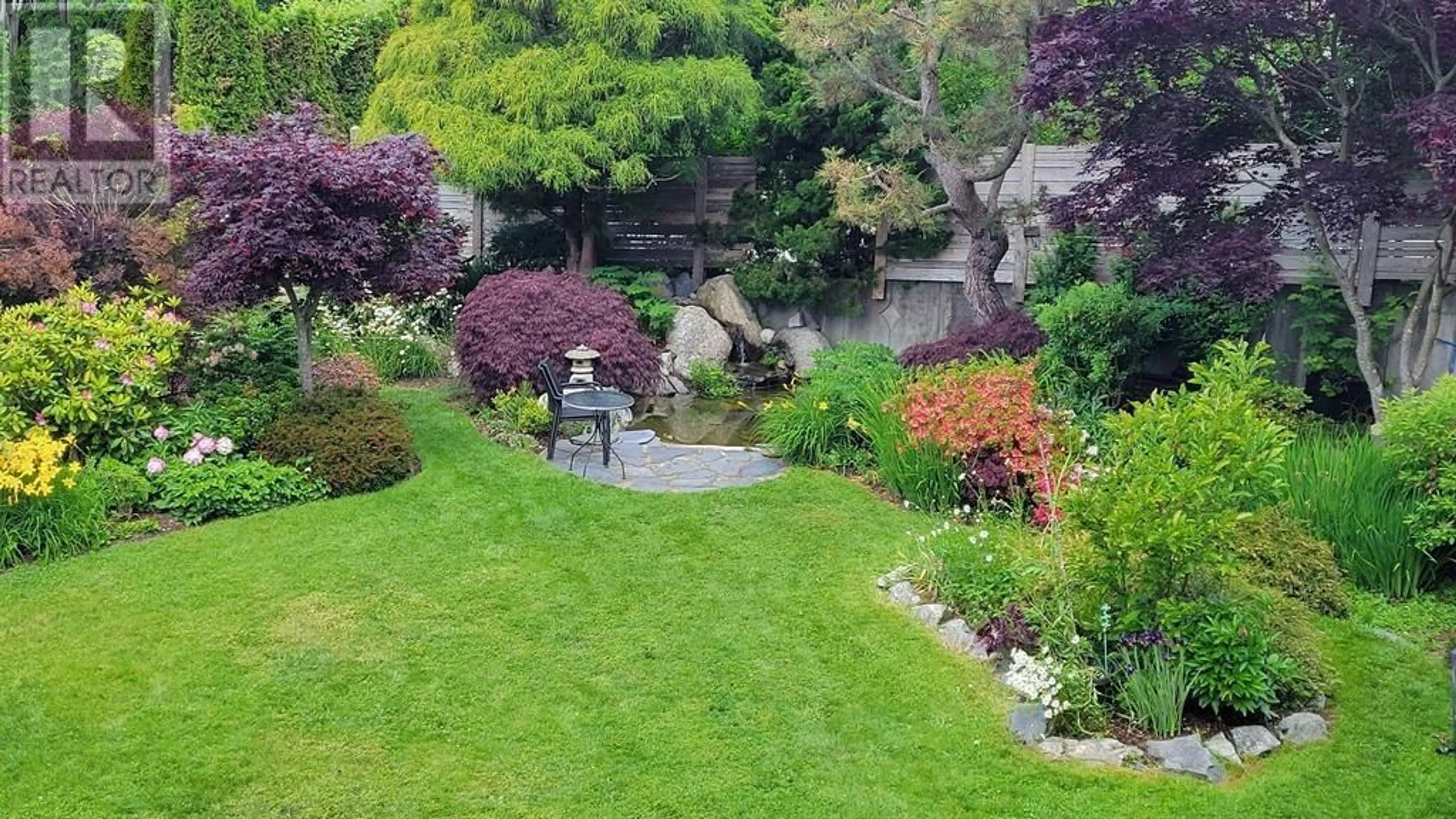A pic from outside/outdoor area/front of a property/back of a property/a pic from drone, unknown for 5158 CHAPMAN ROAD, Sechelt British Columbia V7Z0B7
