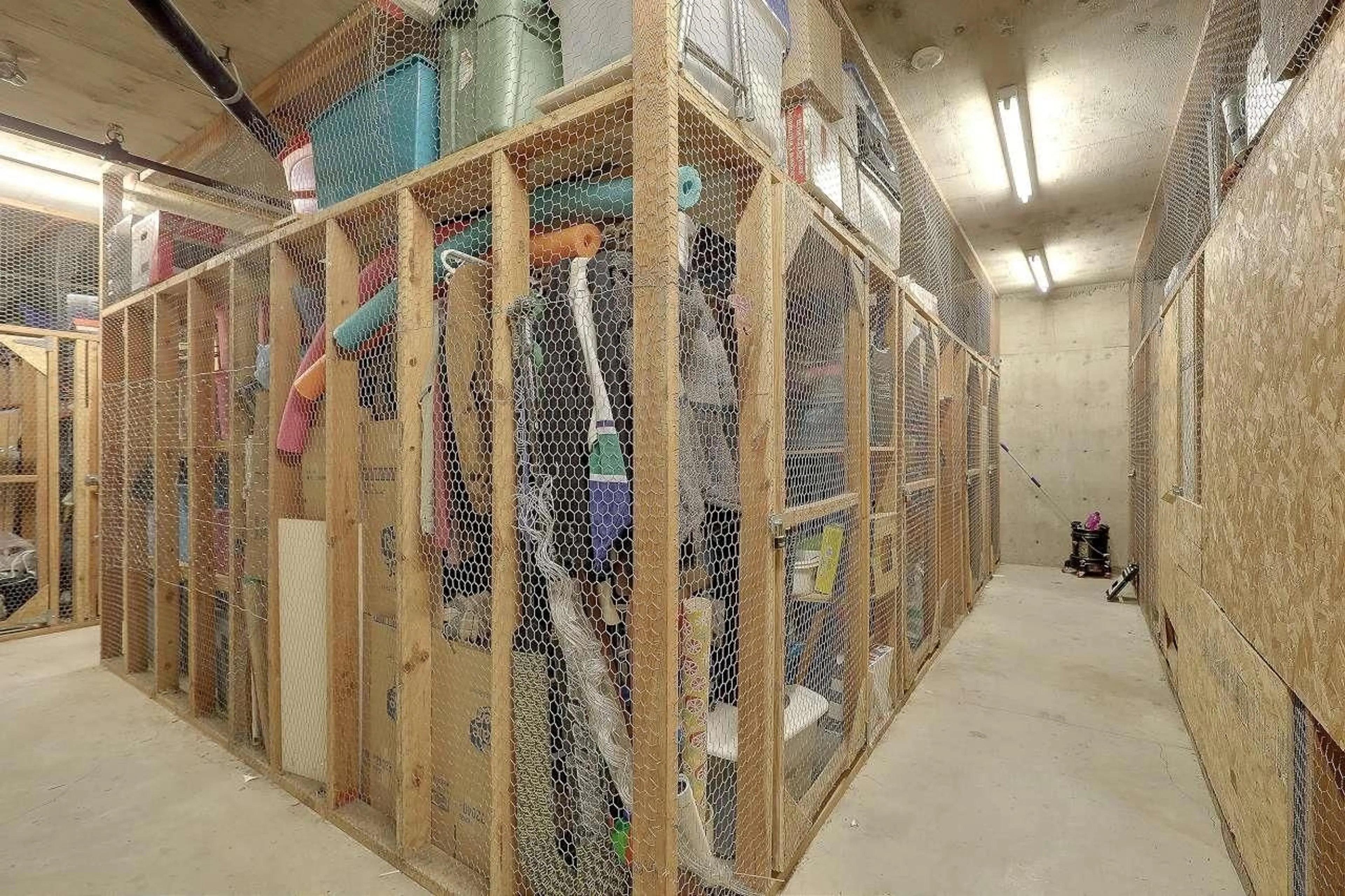 Storage room or clothes room or walk-in closet for 202 - 1460 MARTIN, White Rock British Columbia V4B3W7