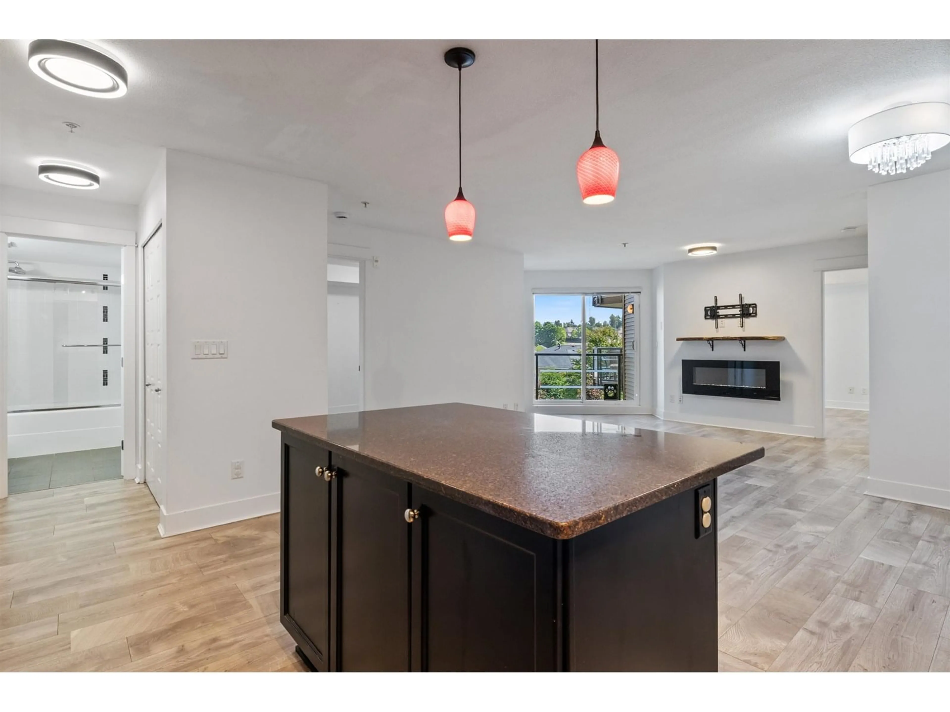 Open concept kitchen, unknown for 310 - 30525 CARDINAL, Abbotsford British Columbia V2T0A8