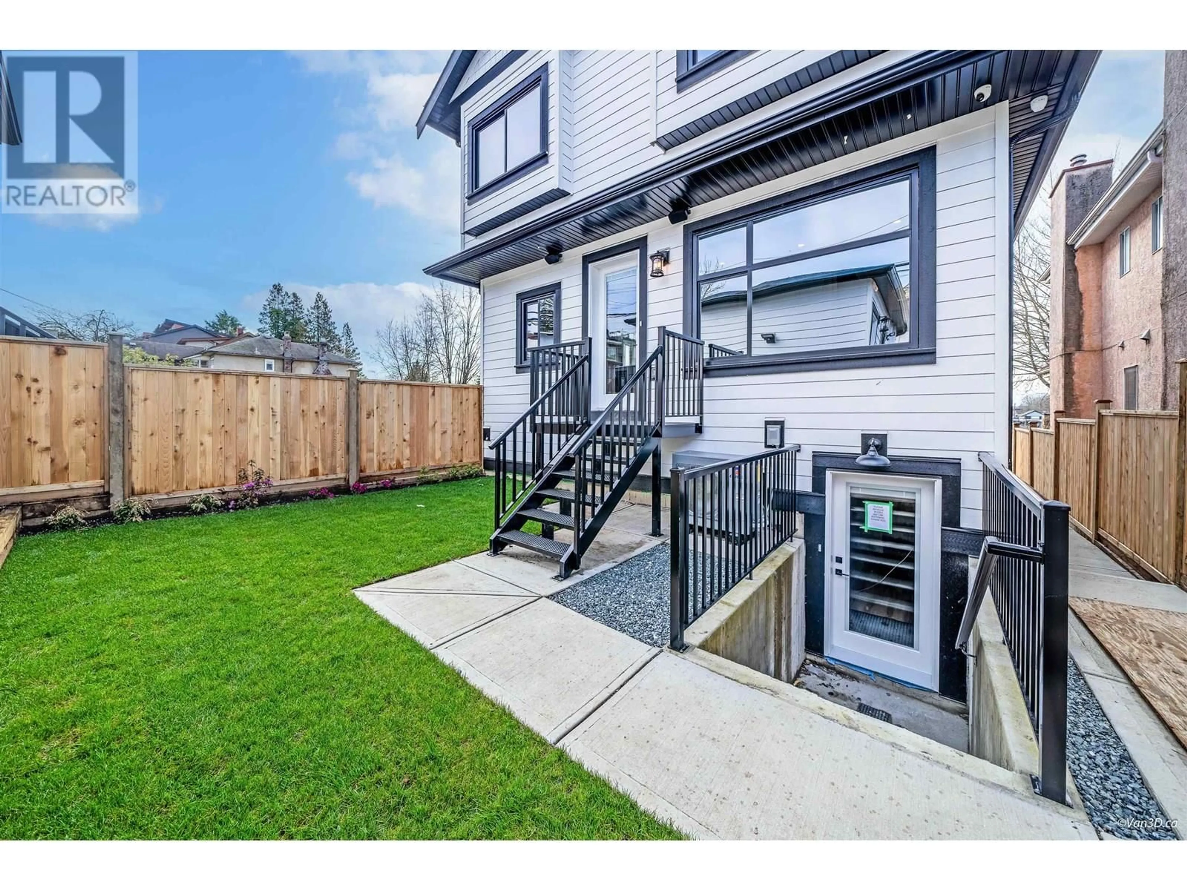 Unknown for 4318 NANAIMO STREET, Vancouver British Columbia V5N5J1