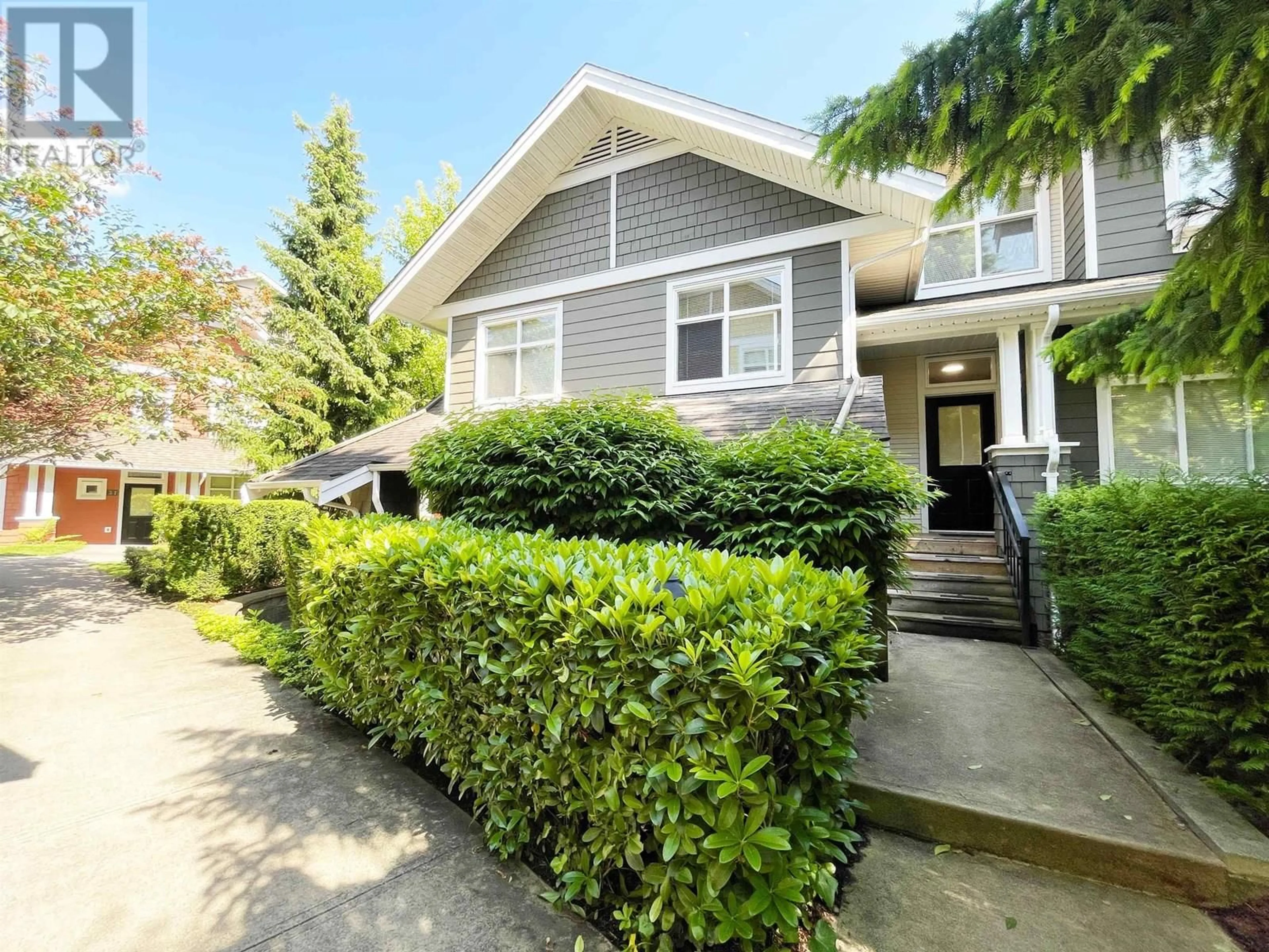 Home with vinyl exterior material, street for 68 - 6878 SOUTHPOINT DRIVE, Burnaby British Columbia V3N5E4