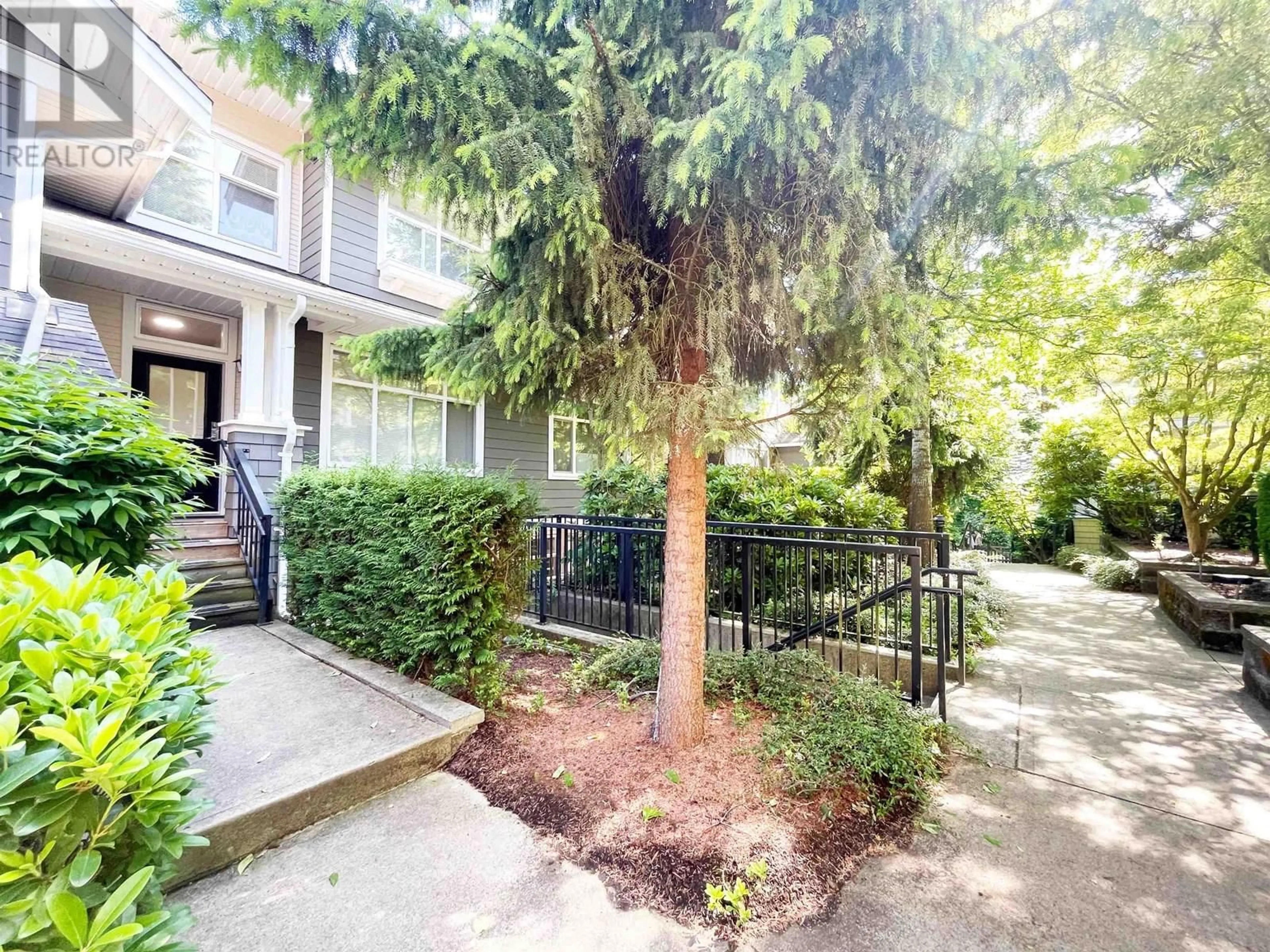 Unknown for 68 - 6878 SOUTHPOINT DRIVE, Burnaby British Columbia V3N5E4