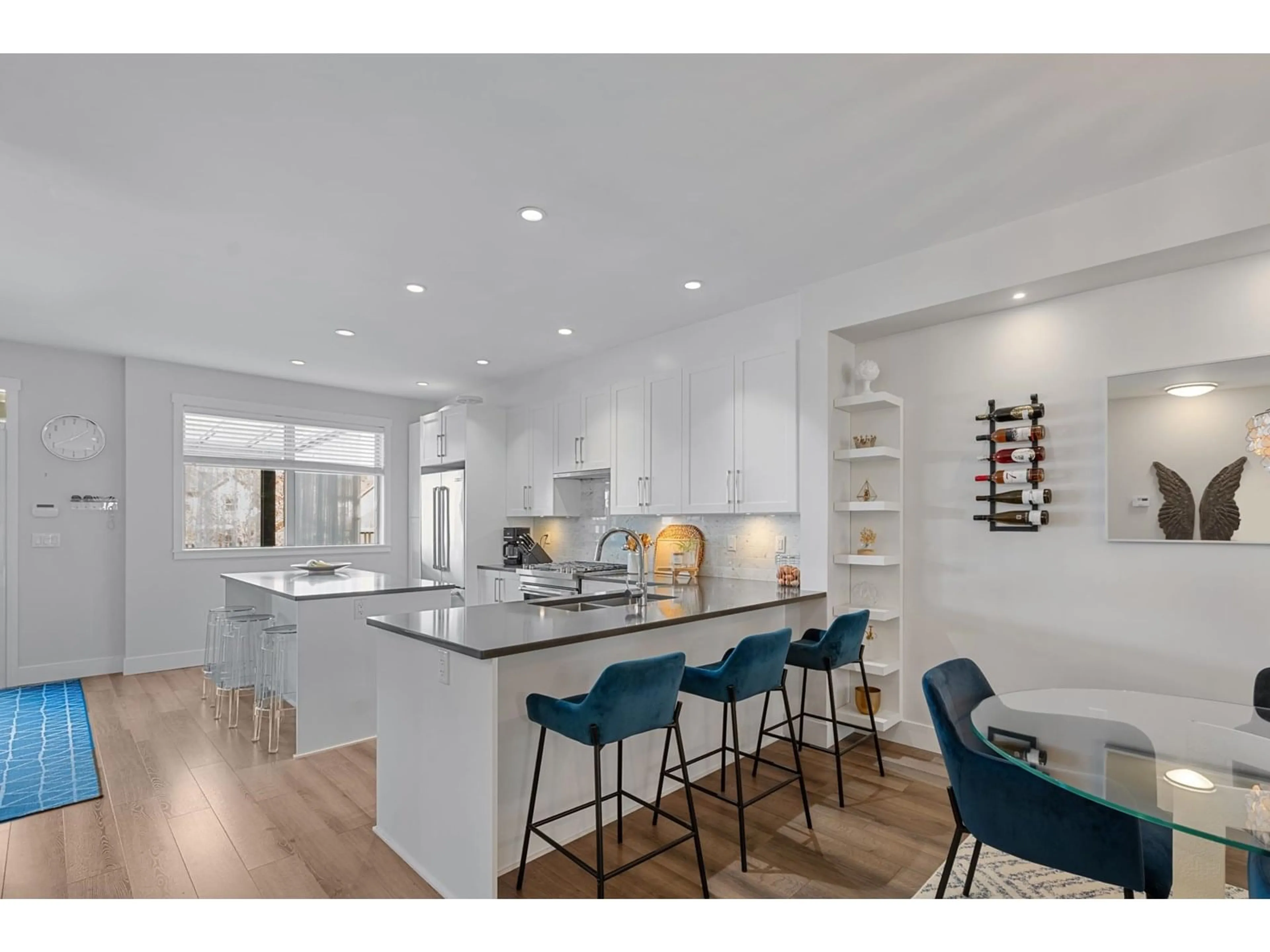 Open concept kitchen, unknown for 16447 24, Surrey British Columbia V3Z0V8