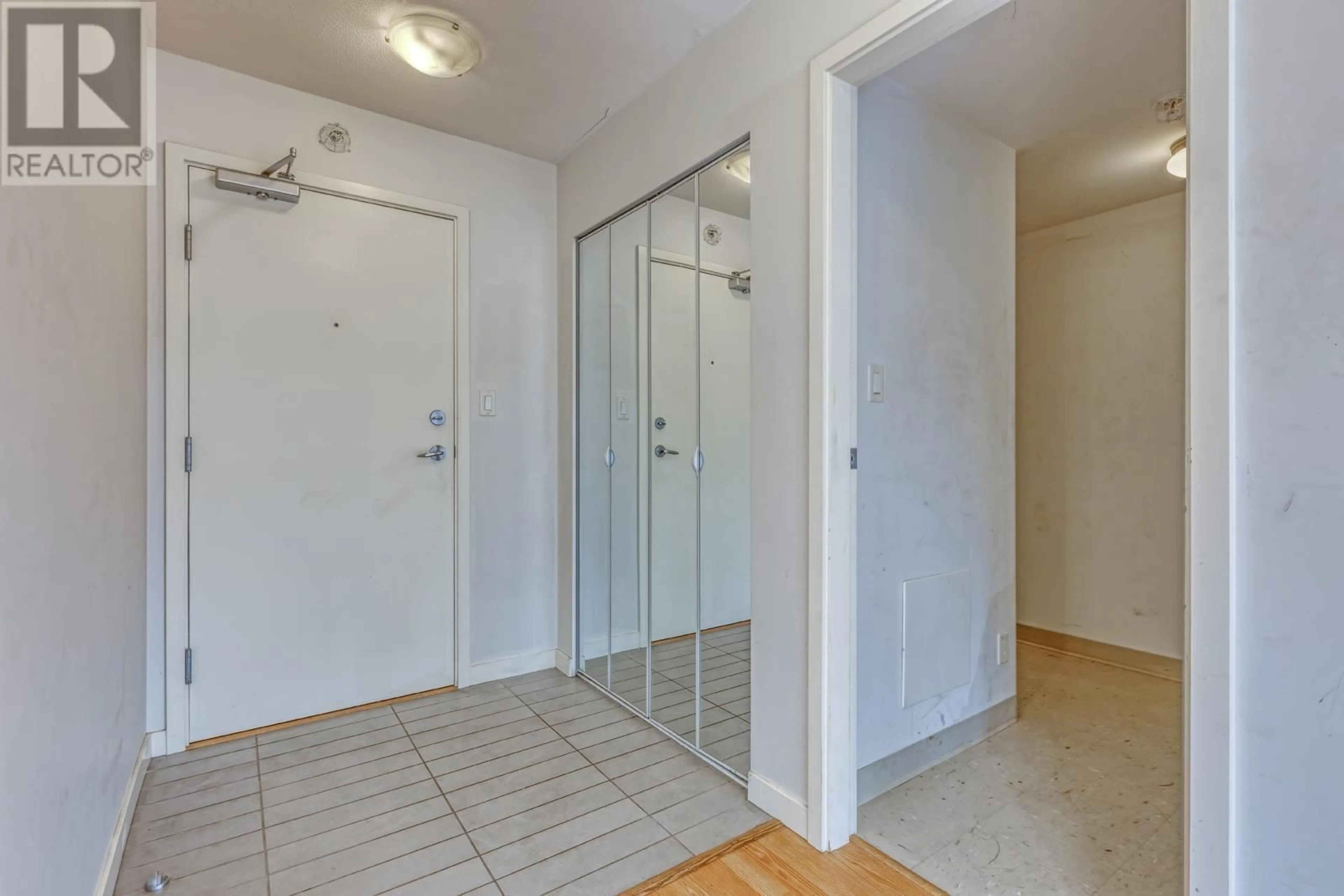 Indoor foyer for 709 - 233 ROBSON STREET, Vancouver British Columbia V6B0E8