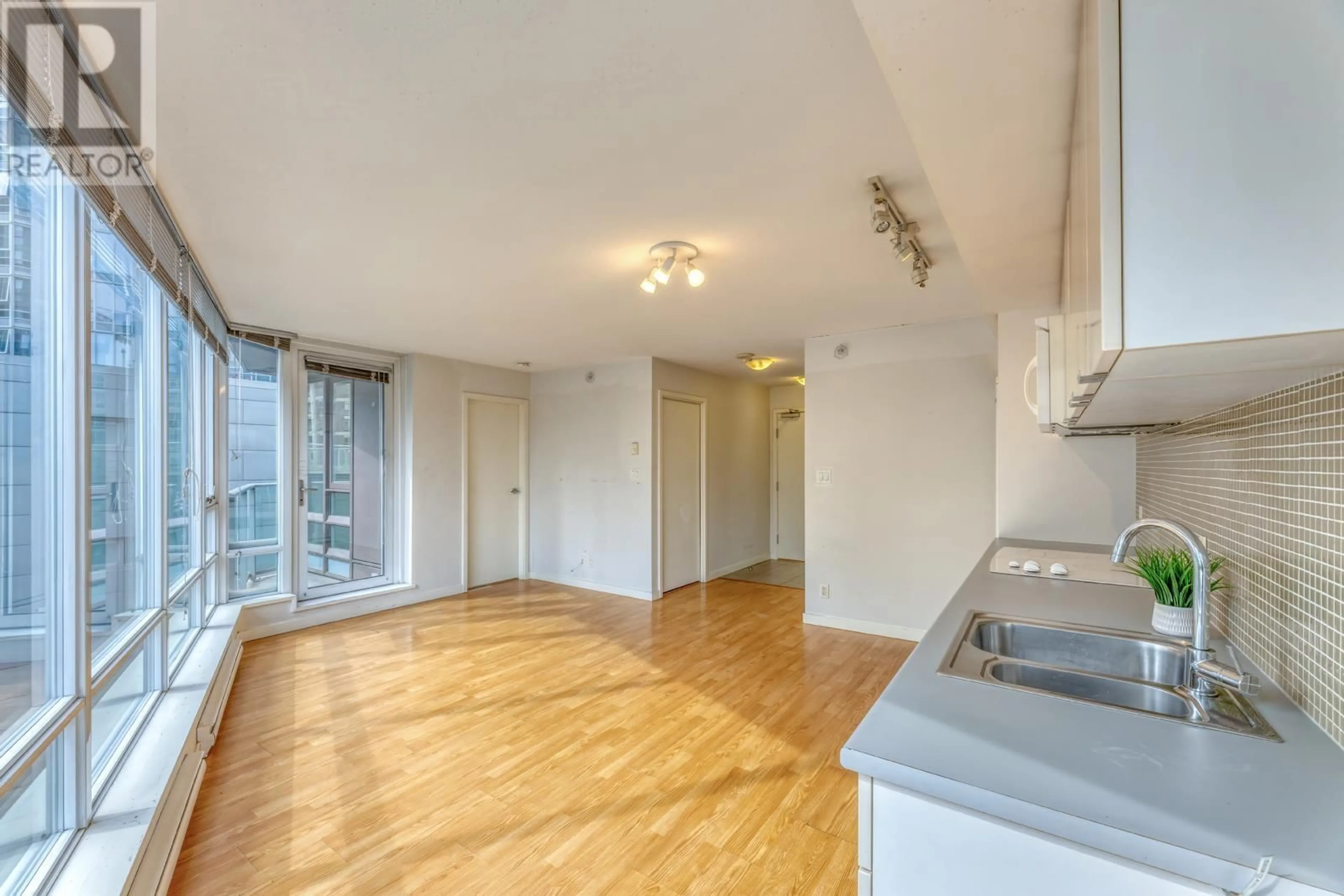 Unknown for 709 - 233 ROBSON STREET, Vancouver British Columbia V6B0E8