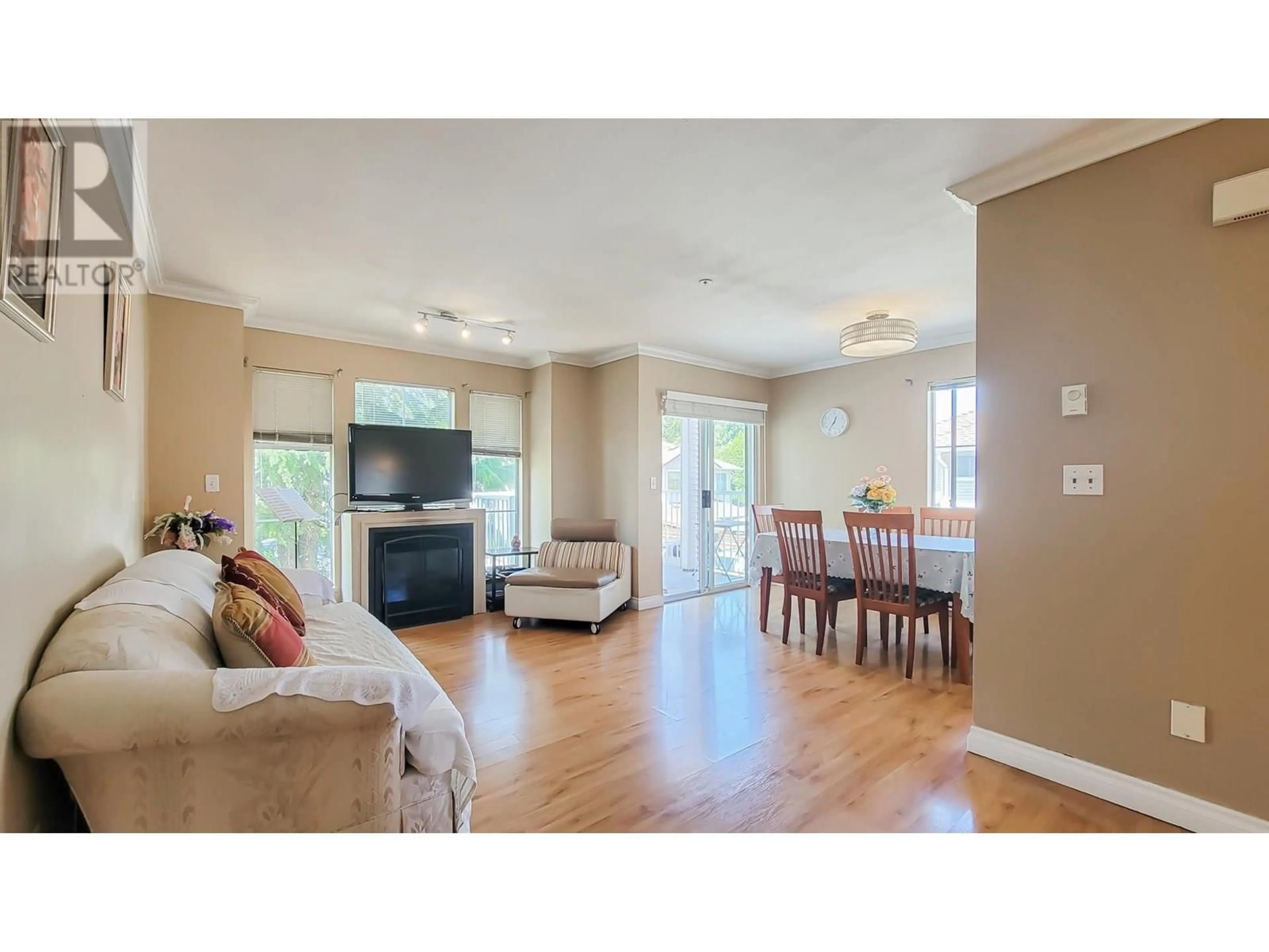 Living room with furniture, unknown for 20 - 12188 HARRIS ROAD, Pitt Meadows British Columbia V3Y2N3
