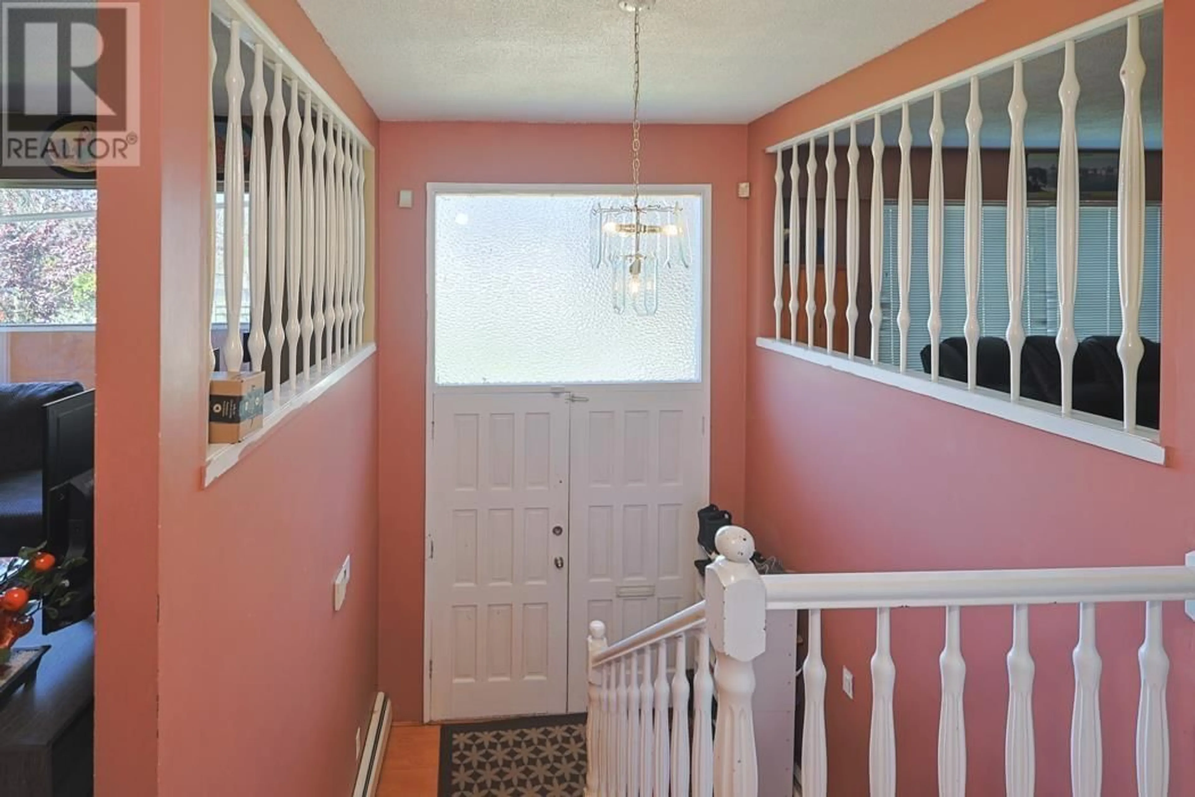 Indoor entryway for 7310 GLADSTONE STREET, Vancouver British Columbia V5P4G8