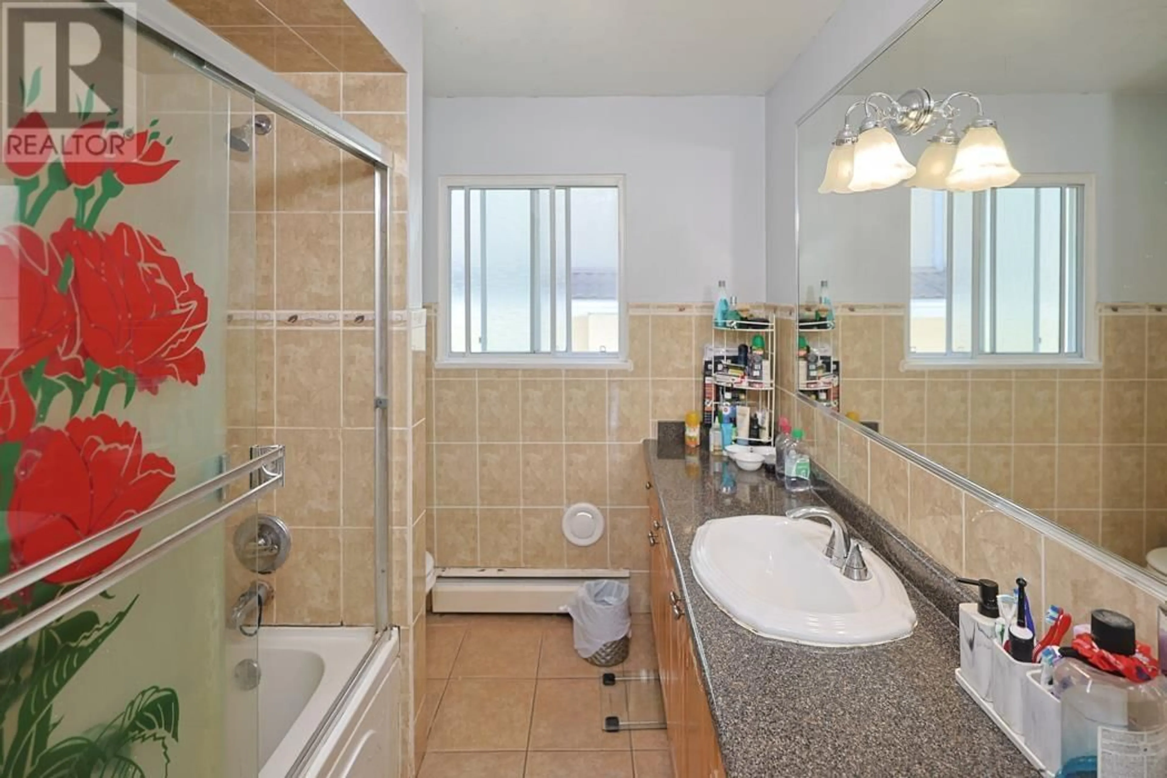 Standard bathroom, ceramic/tile floor for 7310 GLADSTONE STREET, Vancouver British Columbia V5P4G8