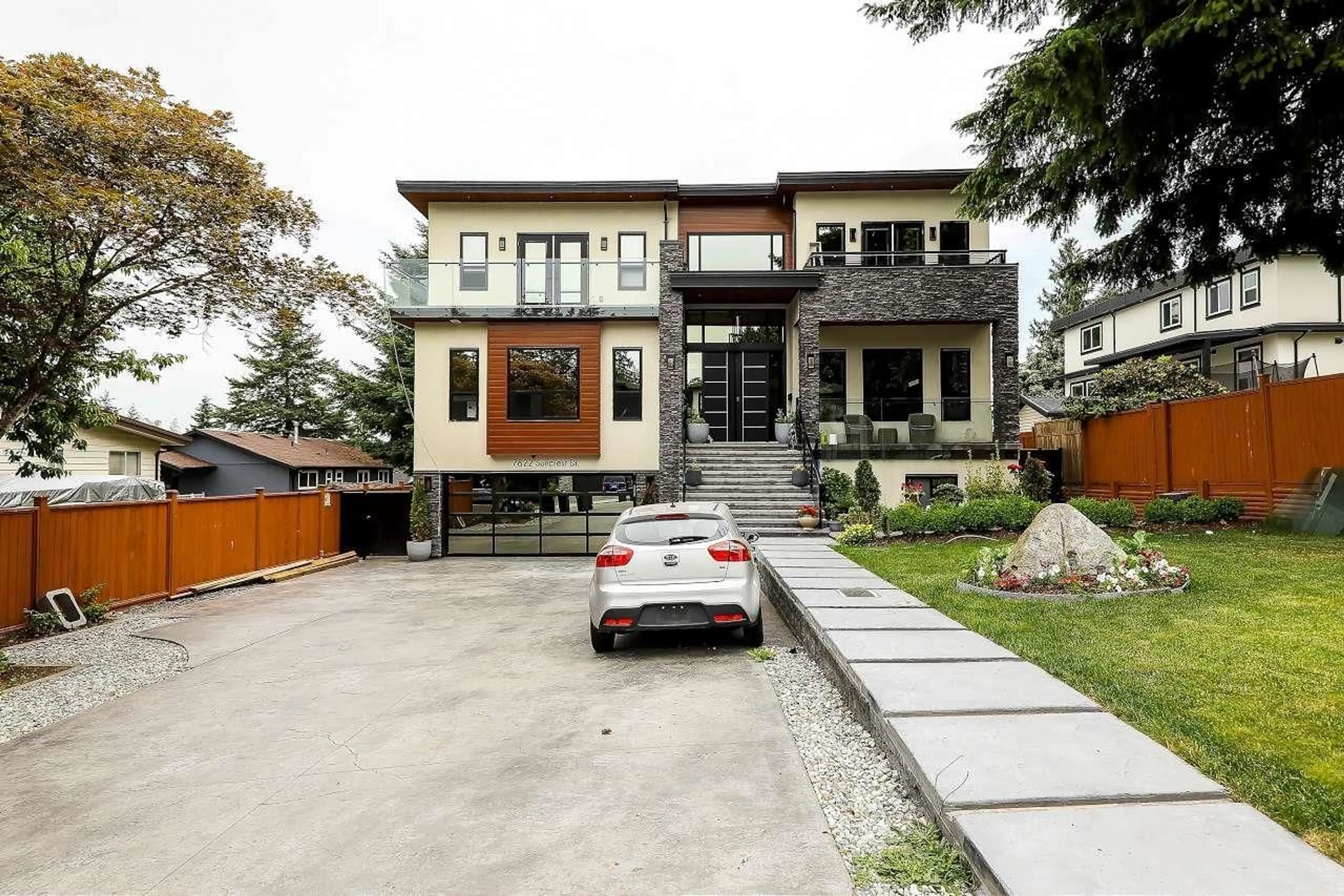 Home with brick exterior material, street for 7822 SUNCREST, Surrey British Columbia V3W6A9