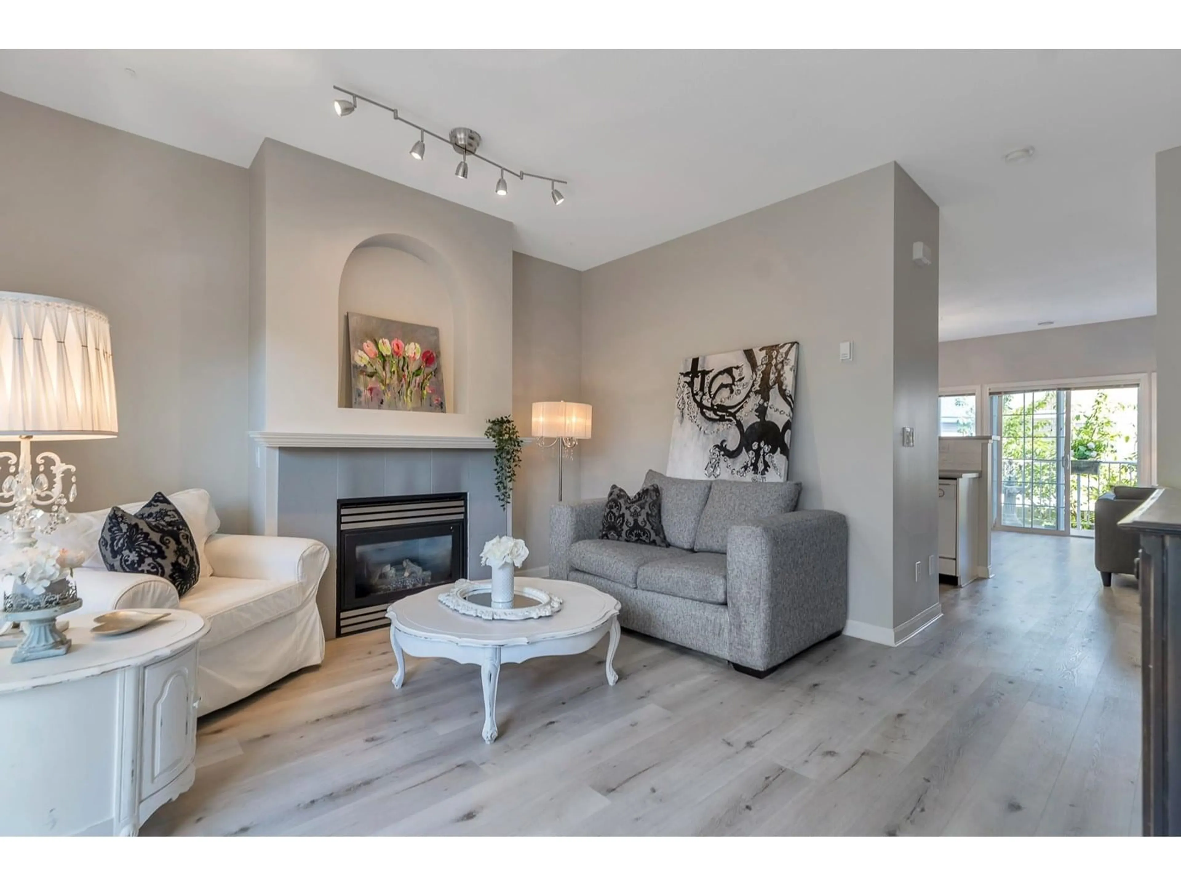 Living room with furniture, unknown for 16 - 18707 65, Surrey British Columbia V3S9H2