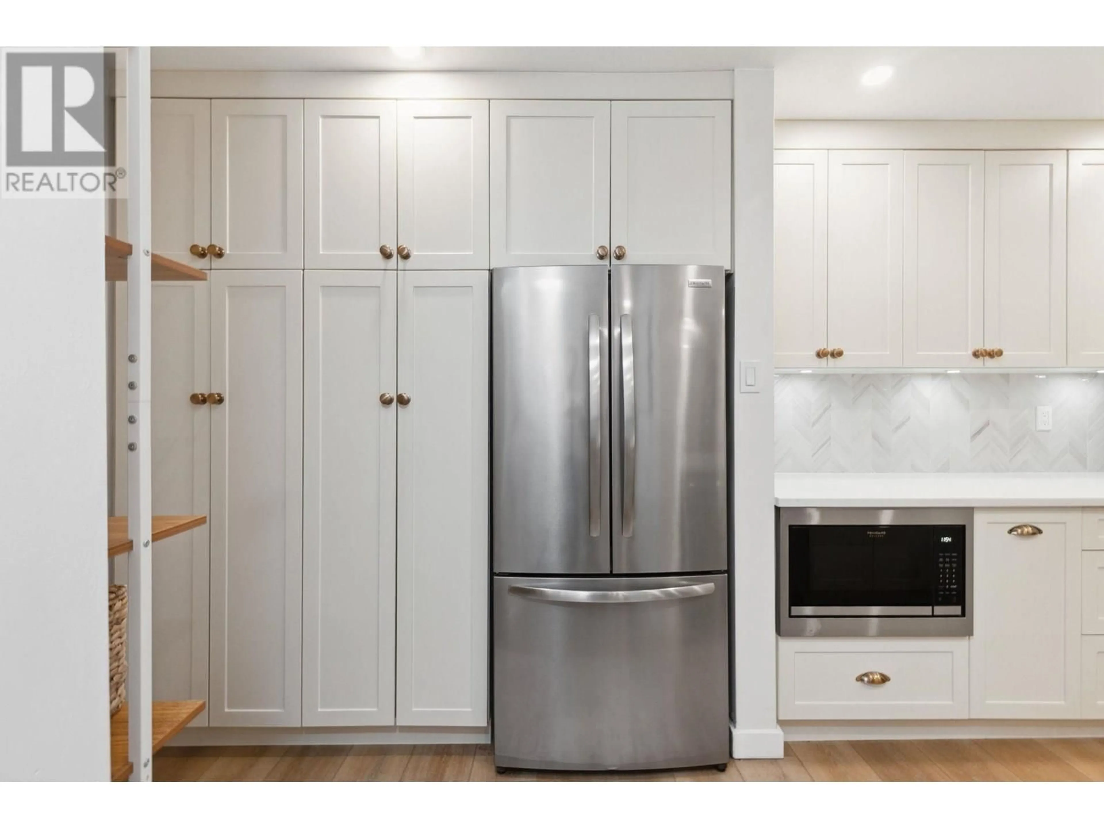 Unknown for 16 - 2375 BROADWAY, Vancouver British Columbia V6K2E6