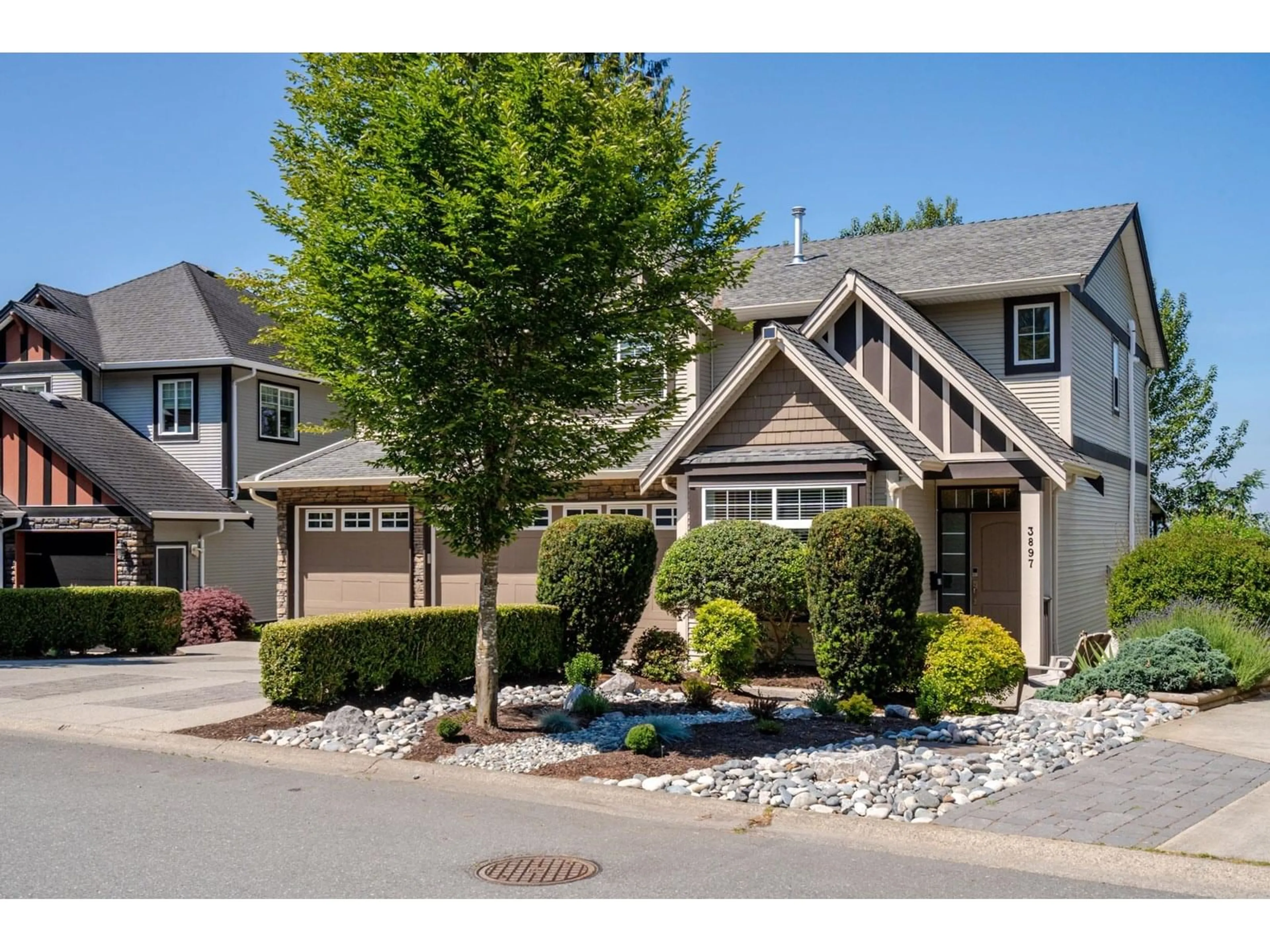 Home with vinyl exterior material, street for 3897 KALEIGH, Abbotsford British Columbia V3G3E3