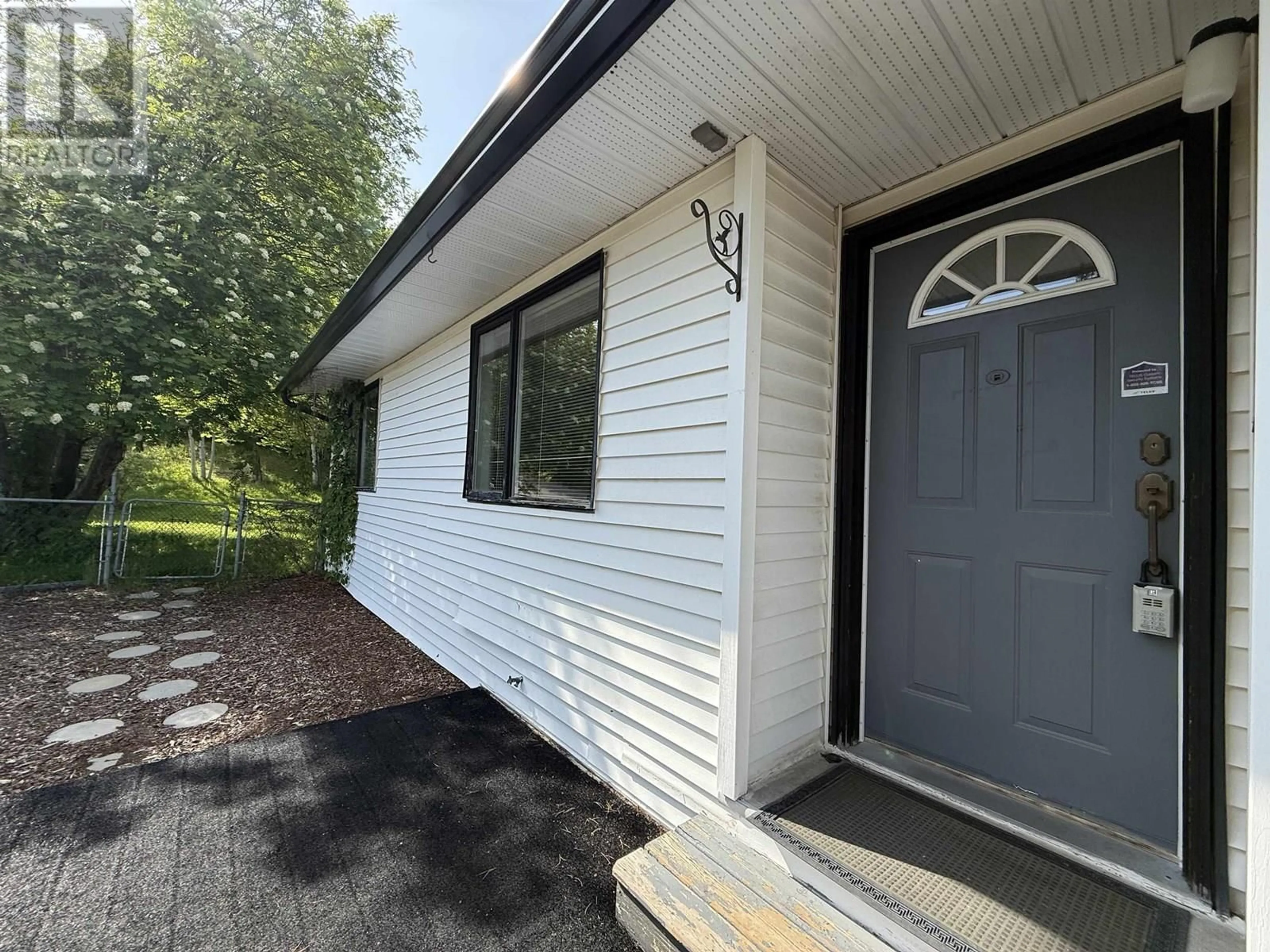 Home with vinyl exterior material, street for 3777 HILLCREST ROAD, Prince George British Columbia V2N5R1