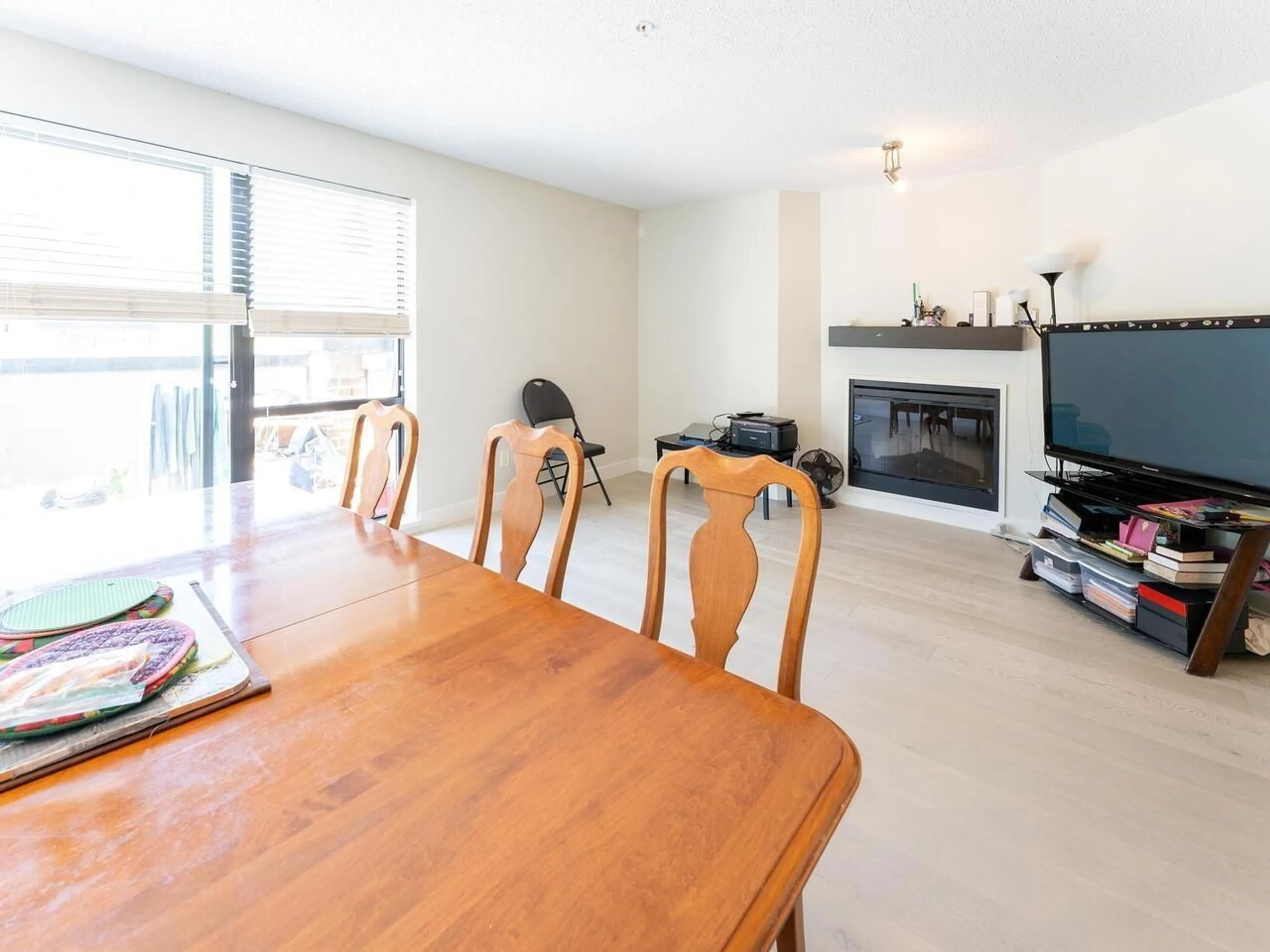 Dining room, unknown for 247 - 10838 CITY, Surrey British Columbia V3T5X9