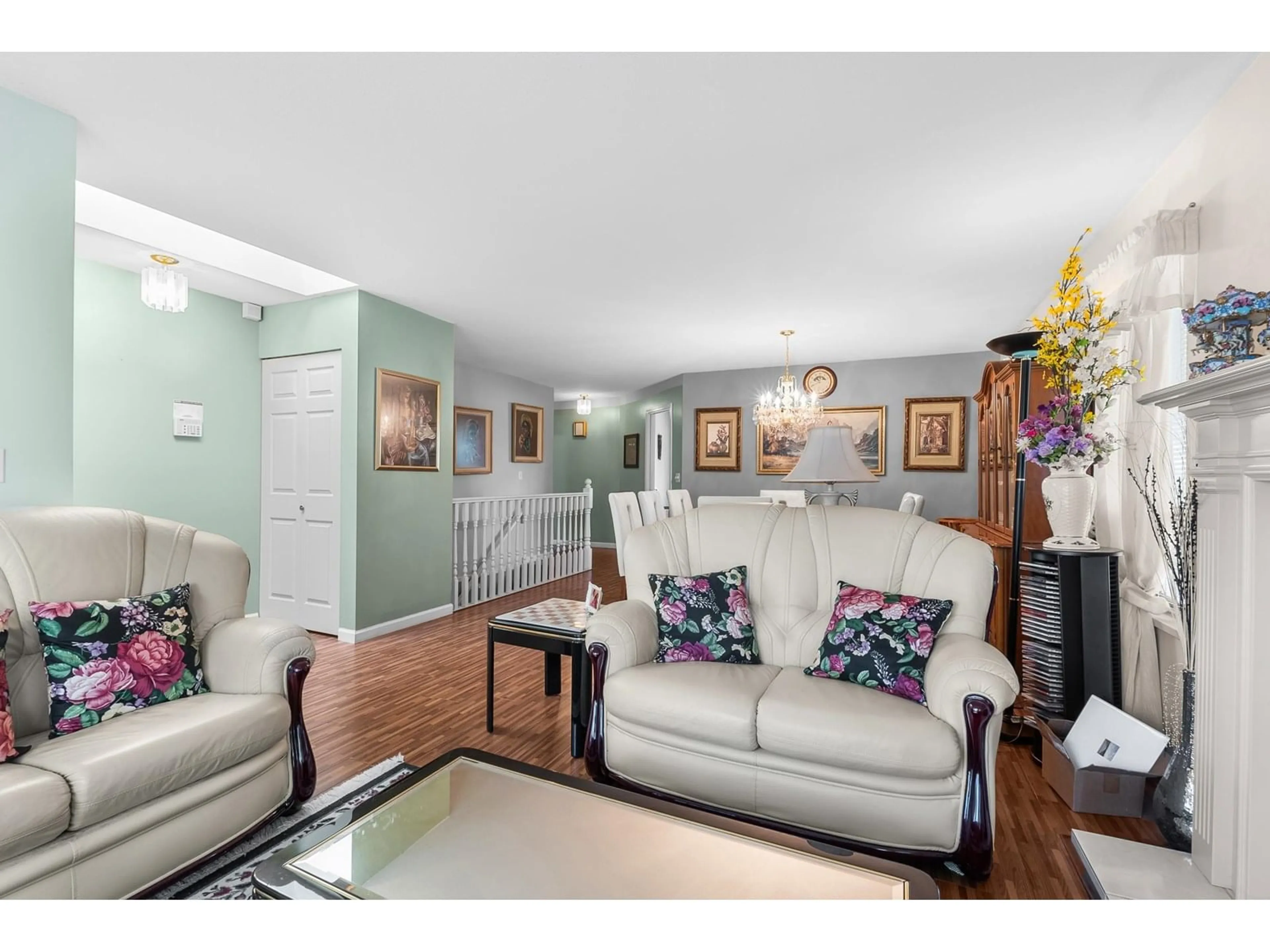 Living room with furniture, unknown for 2818 CROSSLEY, Abbotsford British Columbia V2T5H5