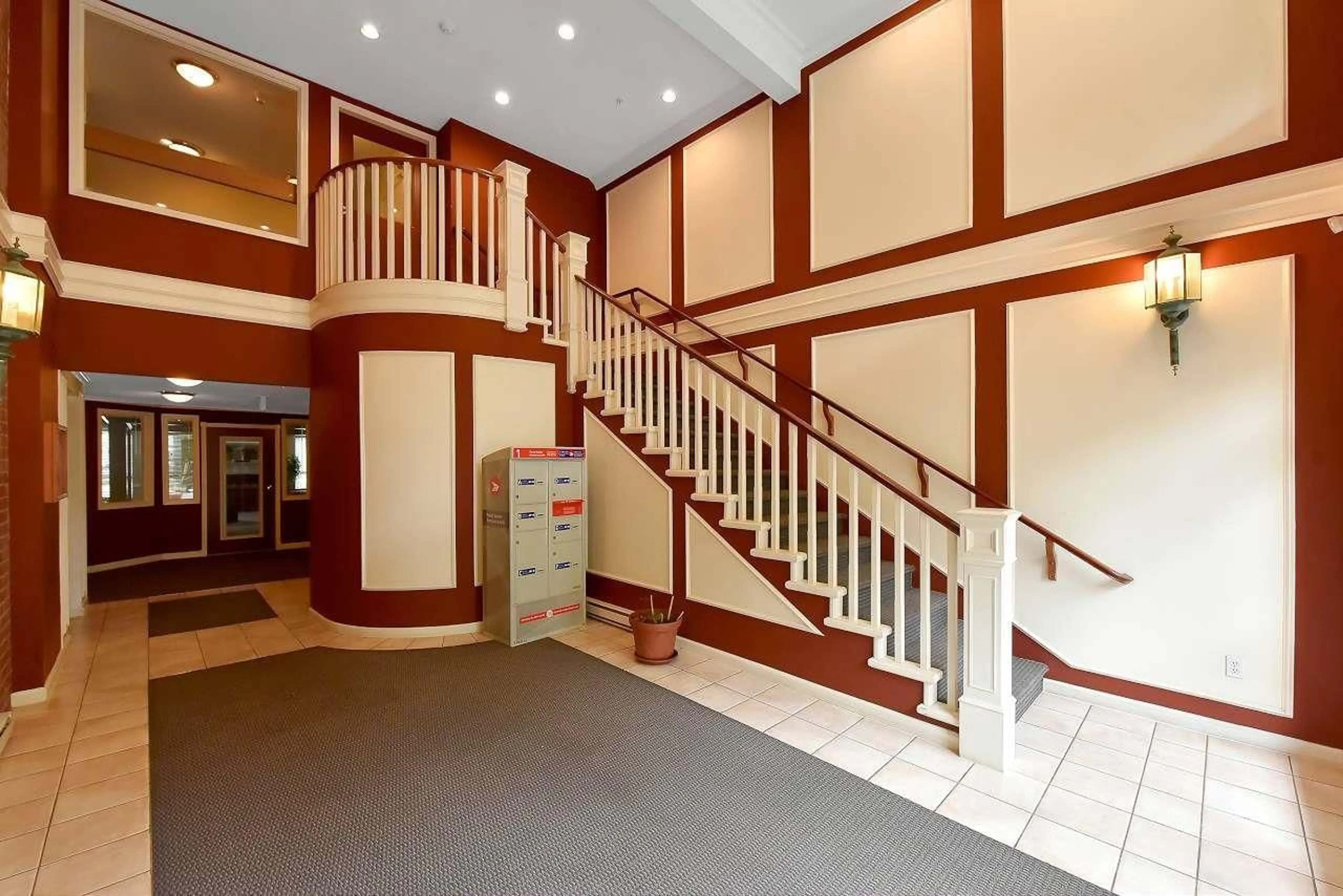 Indoor foyer for 104 - 8139 121A, Surrey British Columbia V3W0Z2